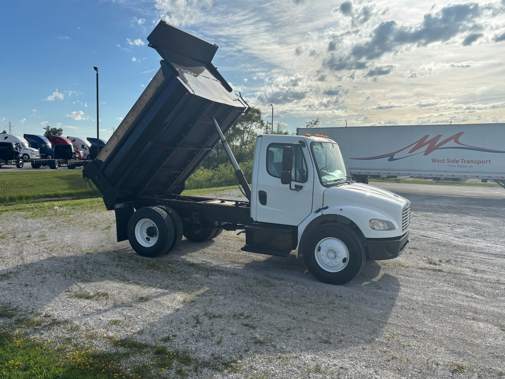 2017 Freightliner M2 106 2017 Freightliner M2 106 - image 6 of 6