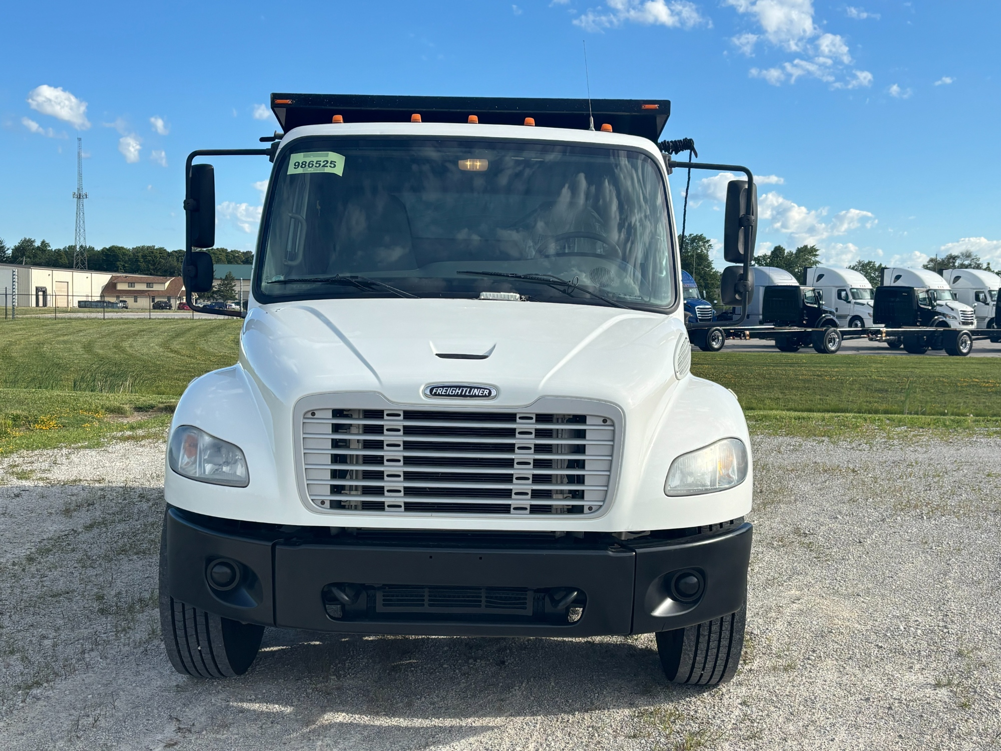 2017 Freightliner M2 106 2017 Freightliner M2 106 - image 2 of 6