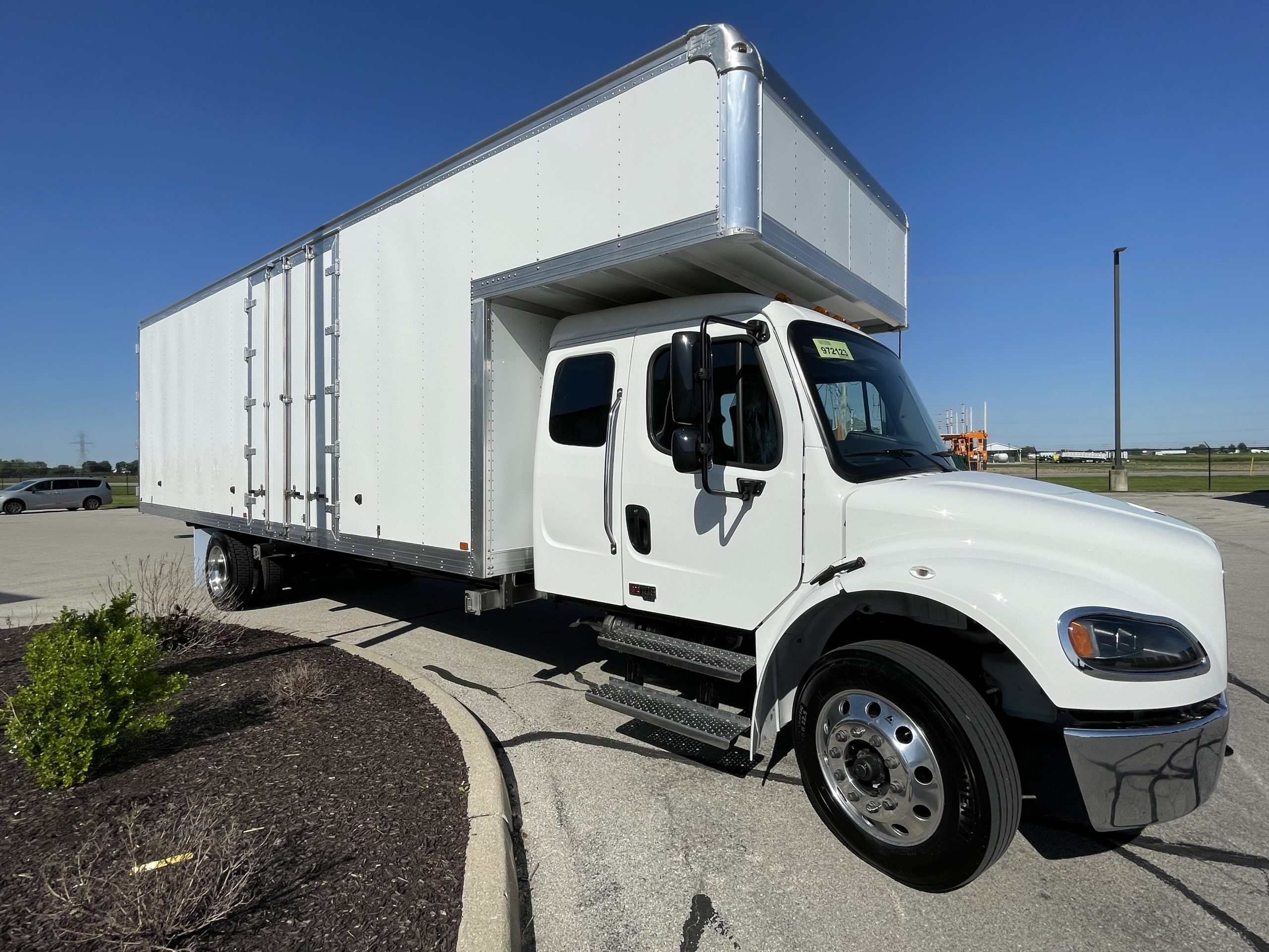 2027 Freightliner M2 106+ 2027 Freightliner M2 106+ - image 2 of 6