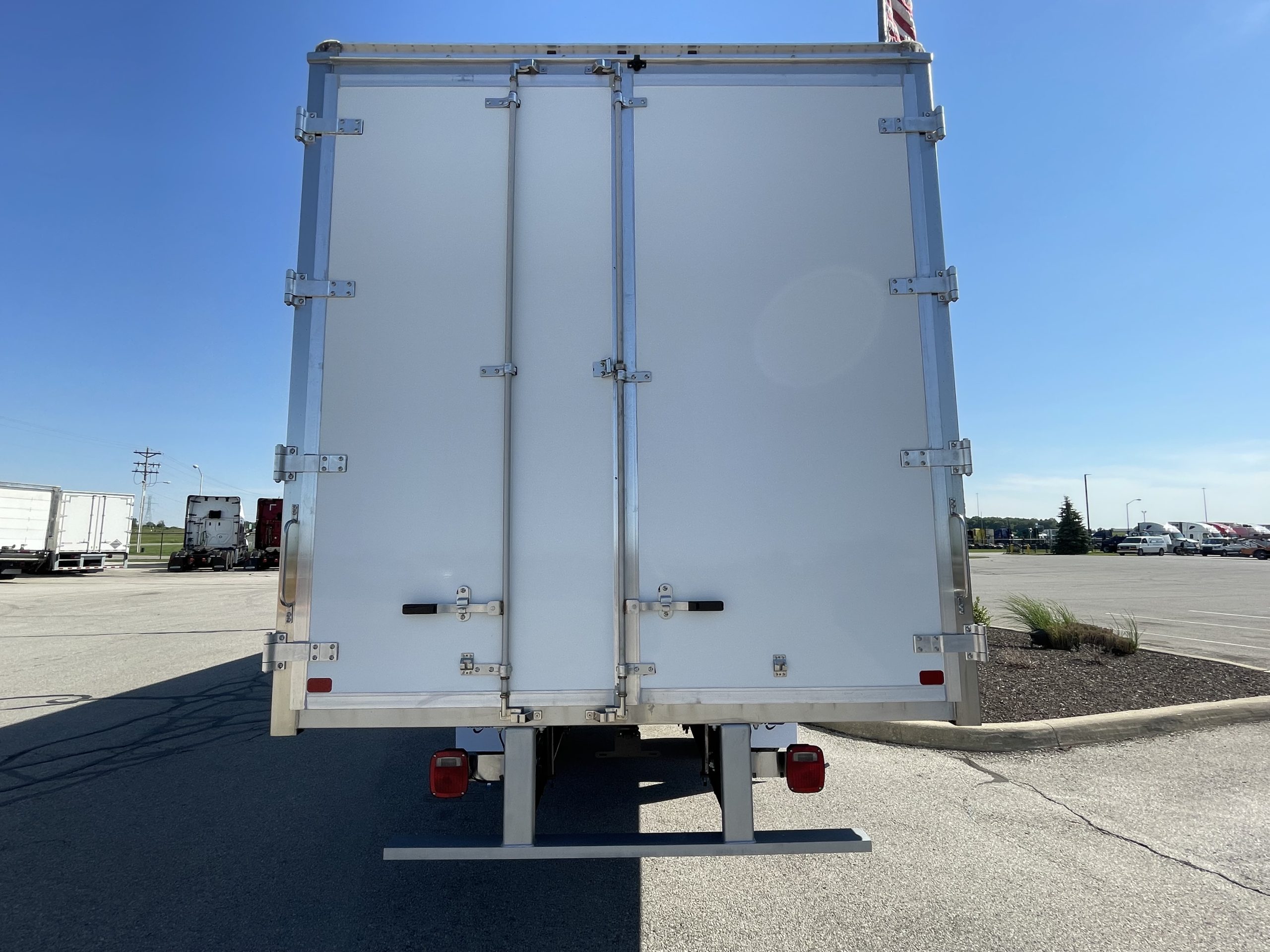2027 Freightliner M2 106+ 2027 Freightliner M2 106+ - image 5 of 6