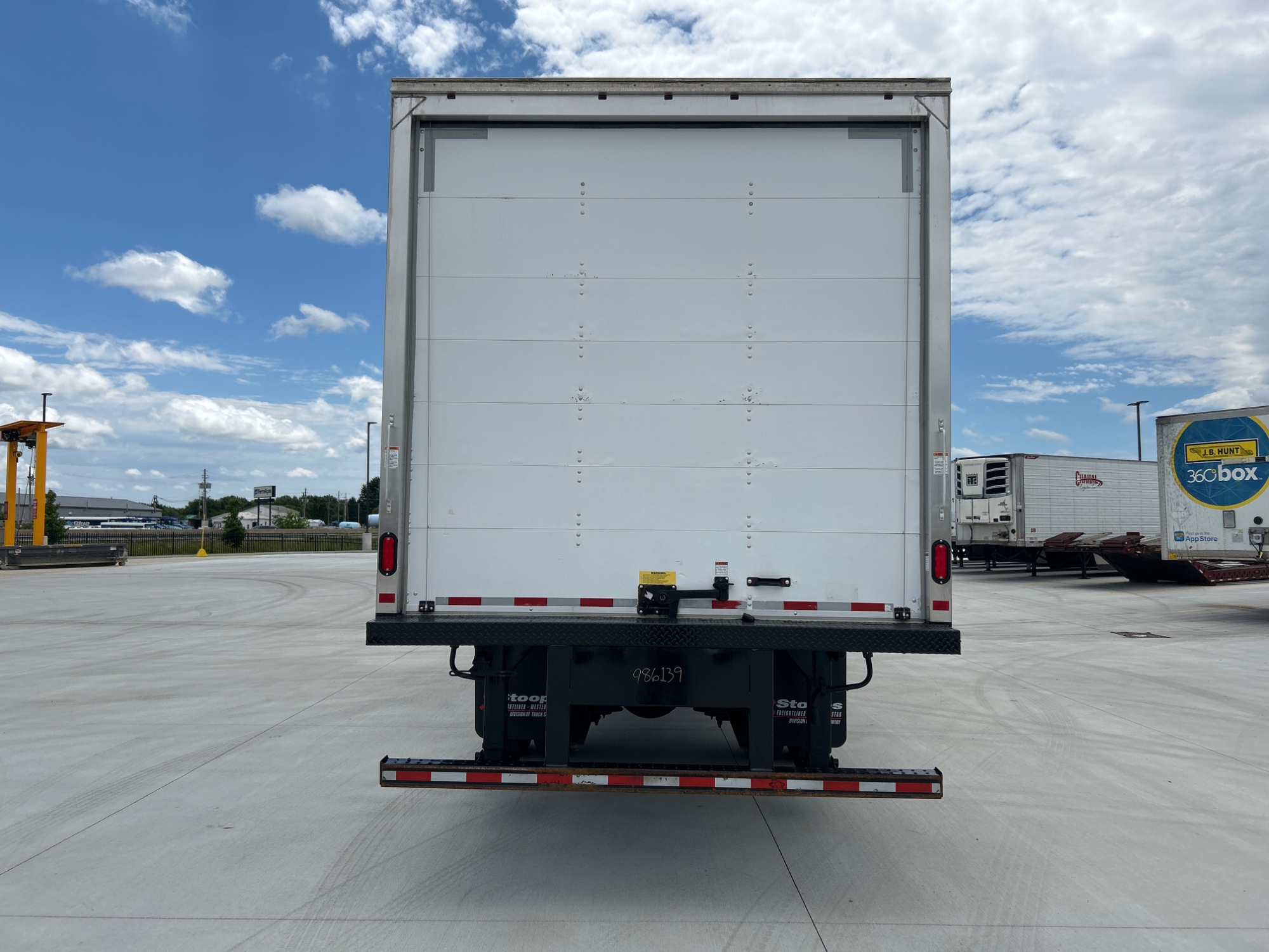 2020 Freightliner M2 106 2020 Freightliner M2 106 - image 5 of 6