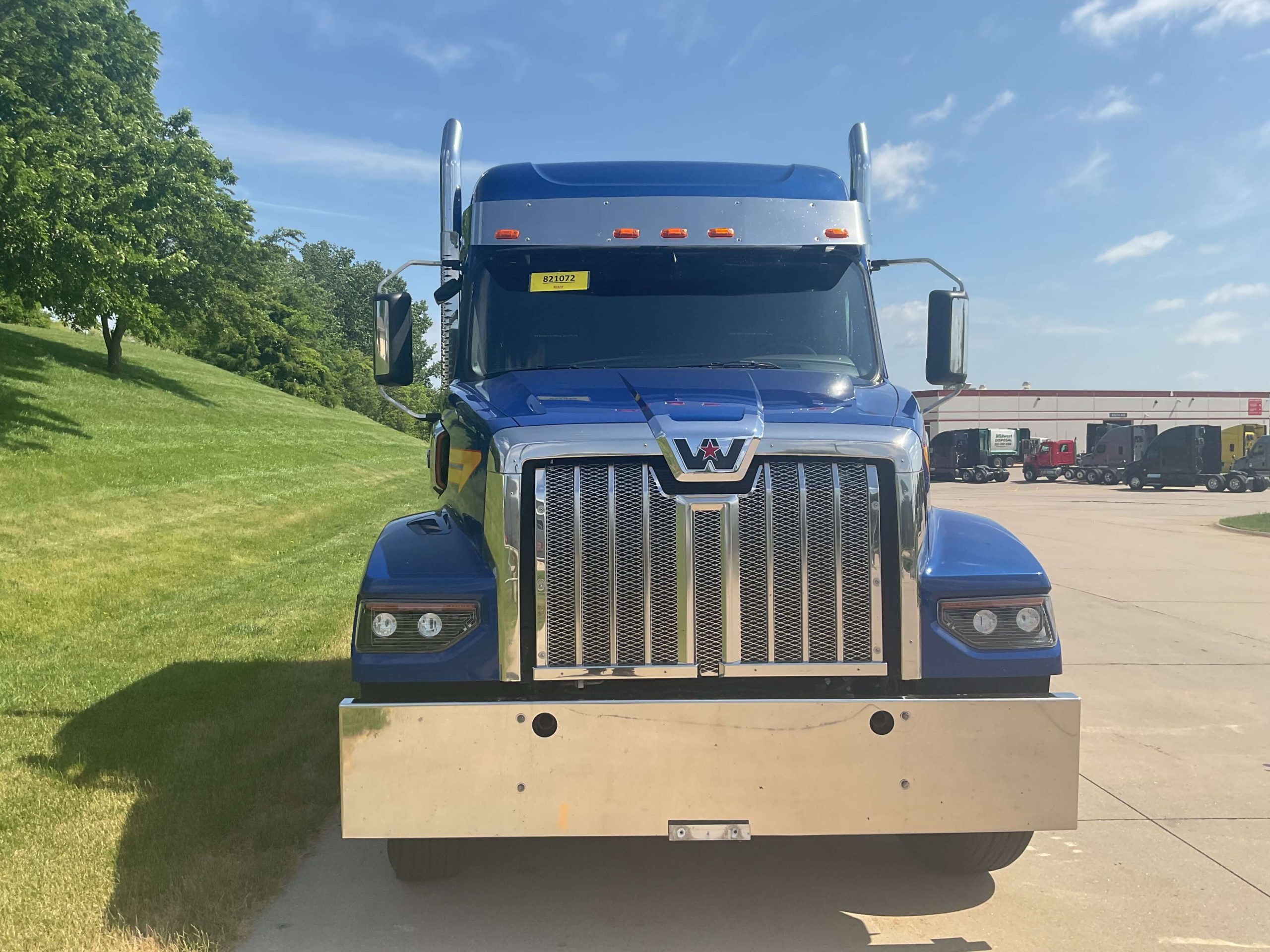 2024 Western Star 49X 2024 Western Star 49X - image 2 of 6