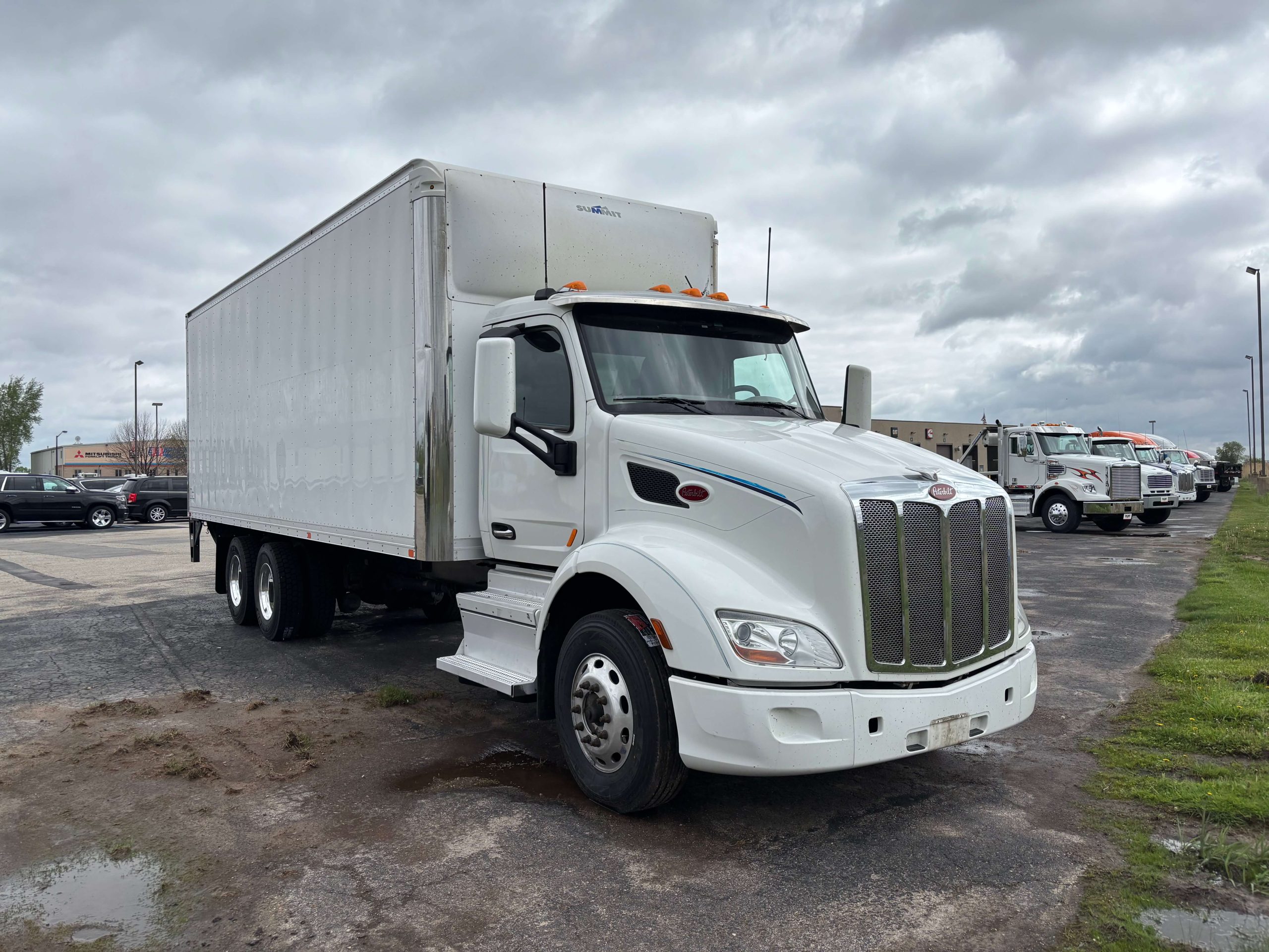 2019 Peterbilt 579 2019 Peterbilt 579 - image 3 of 6
