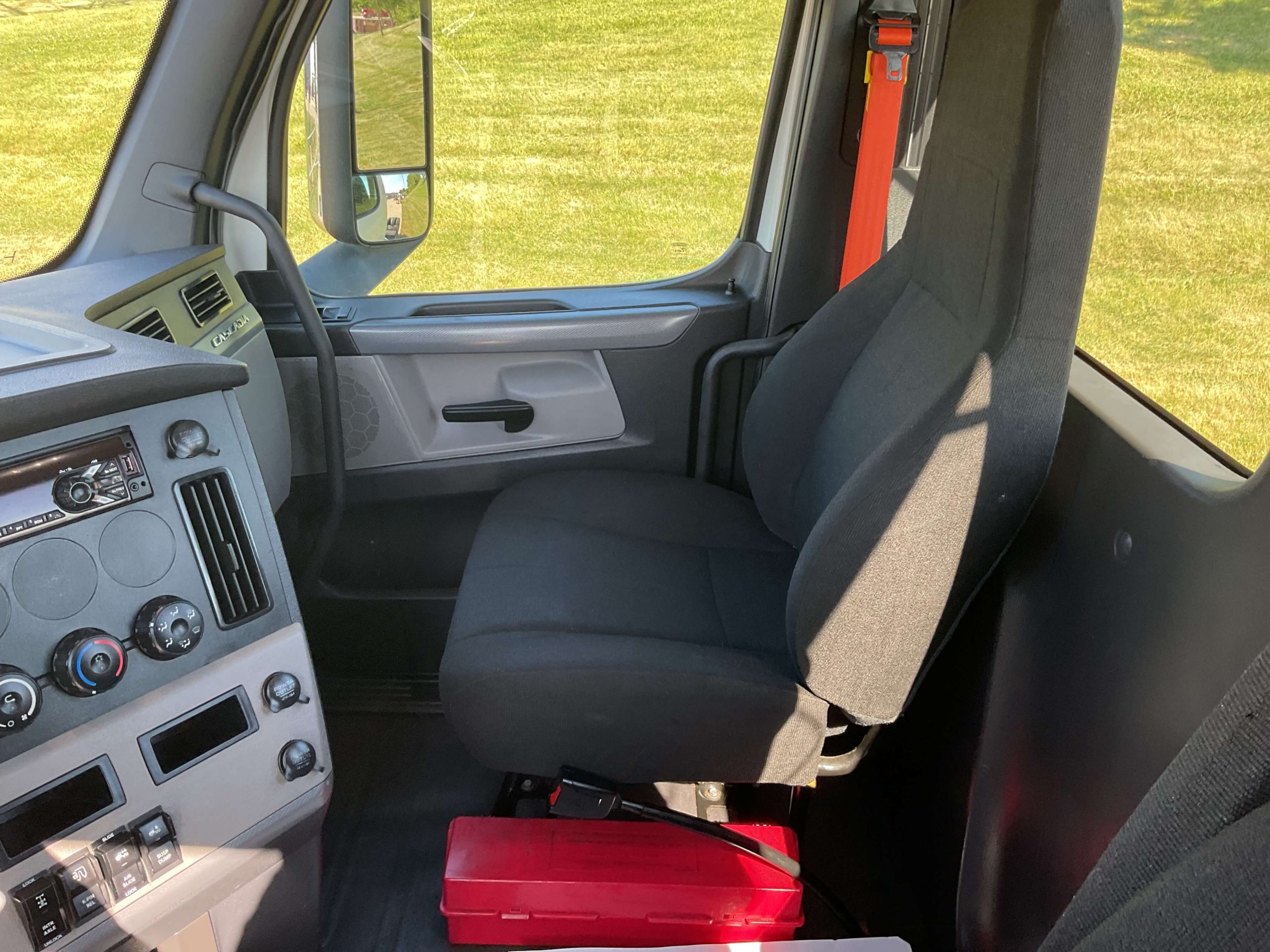 2019 Freightliner PT126DC 2019 Freightliner PT126DC - image 6 of 6