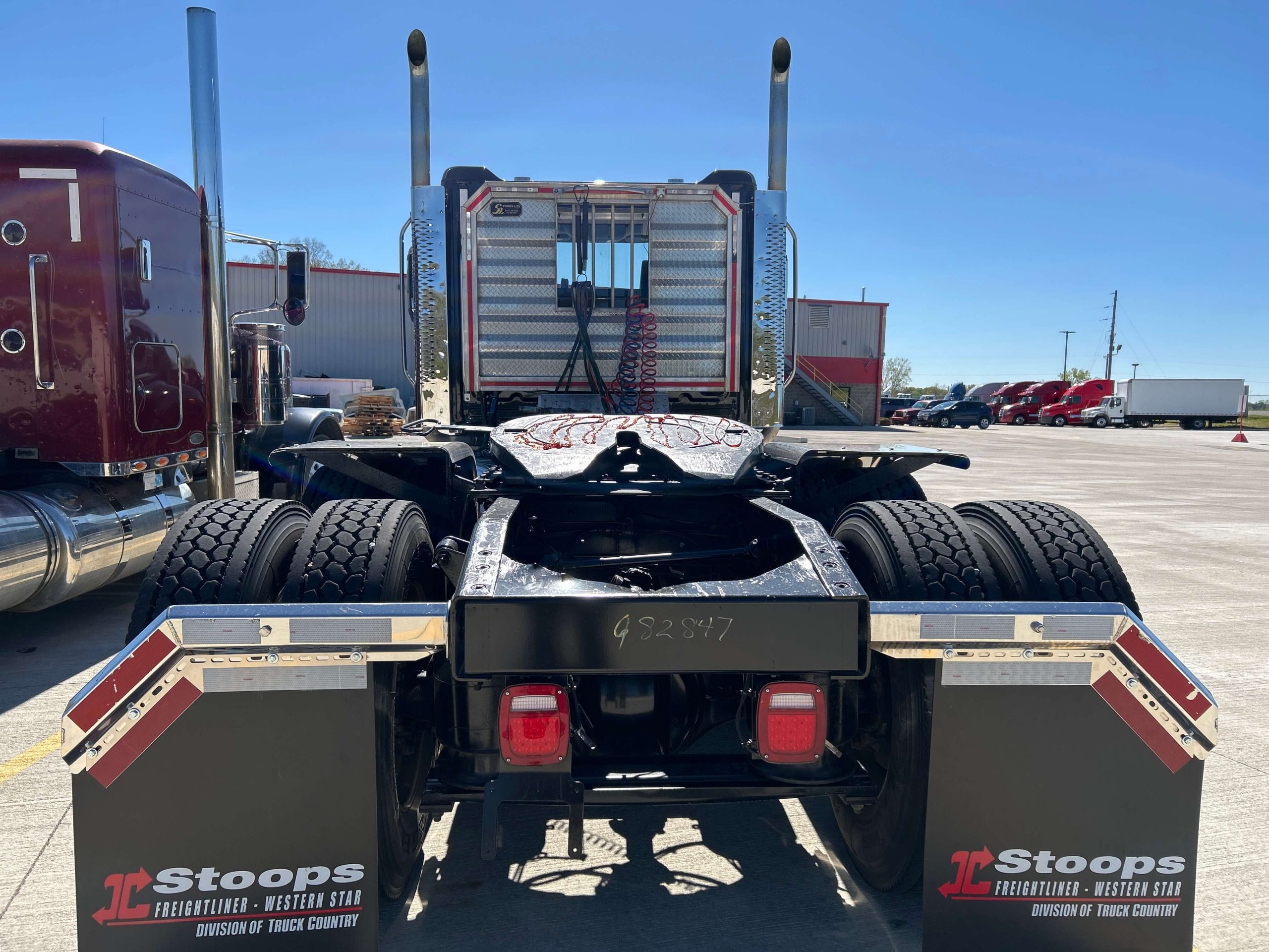 2025 Western Star 49X 2025 Western Star 49X - image 3 of 5