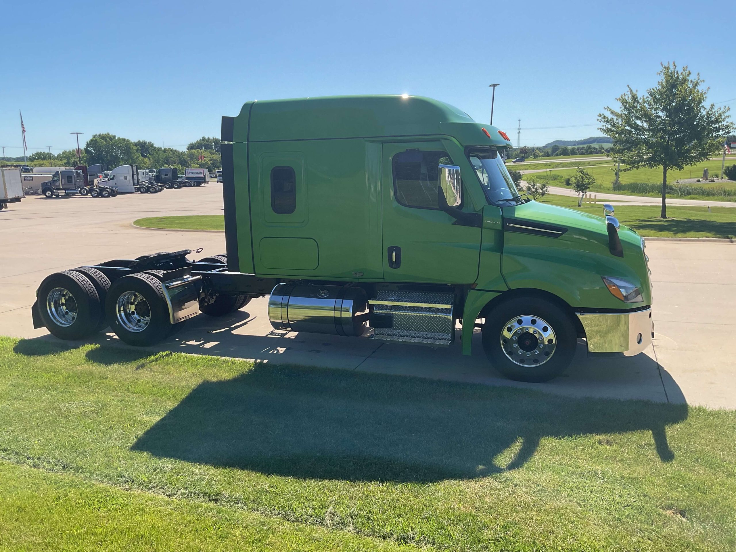 2023 Freightliner PT126SLP 2023 Freightliner PT126SLP - image 5 of 6