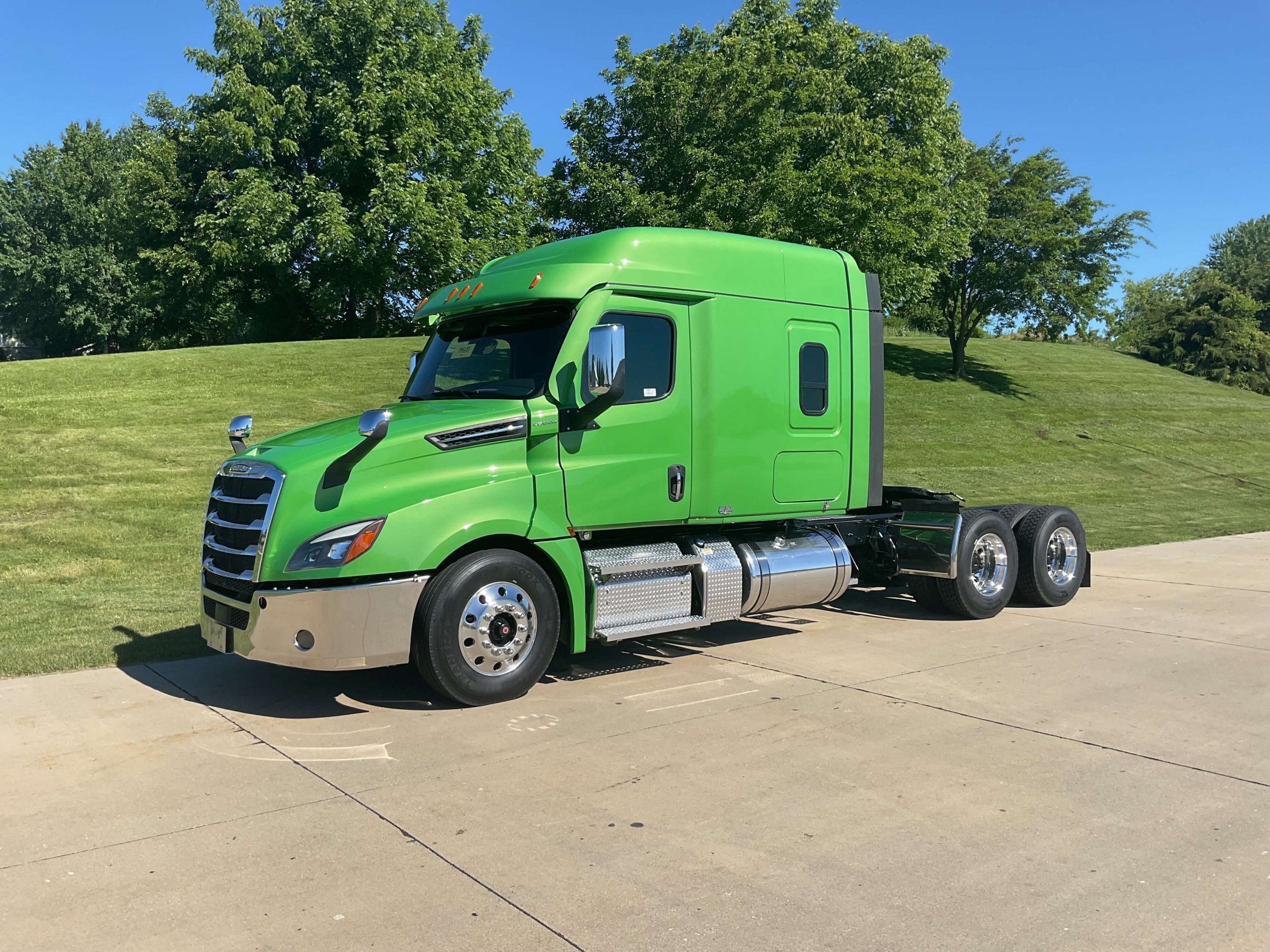 2023 Freightliner PT126SLP 2023 Freightliner PT126SLP - image 1 of 6