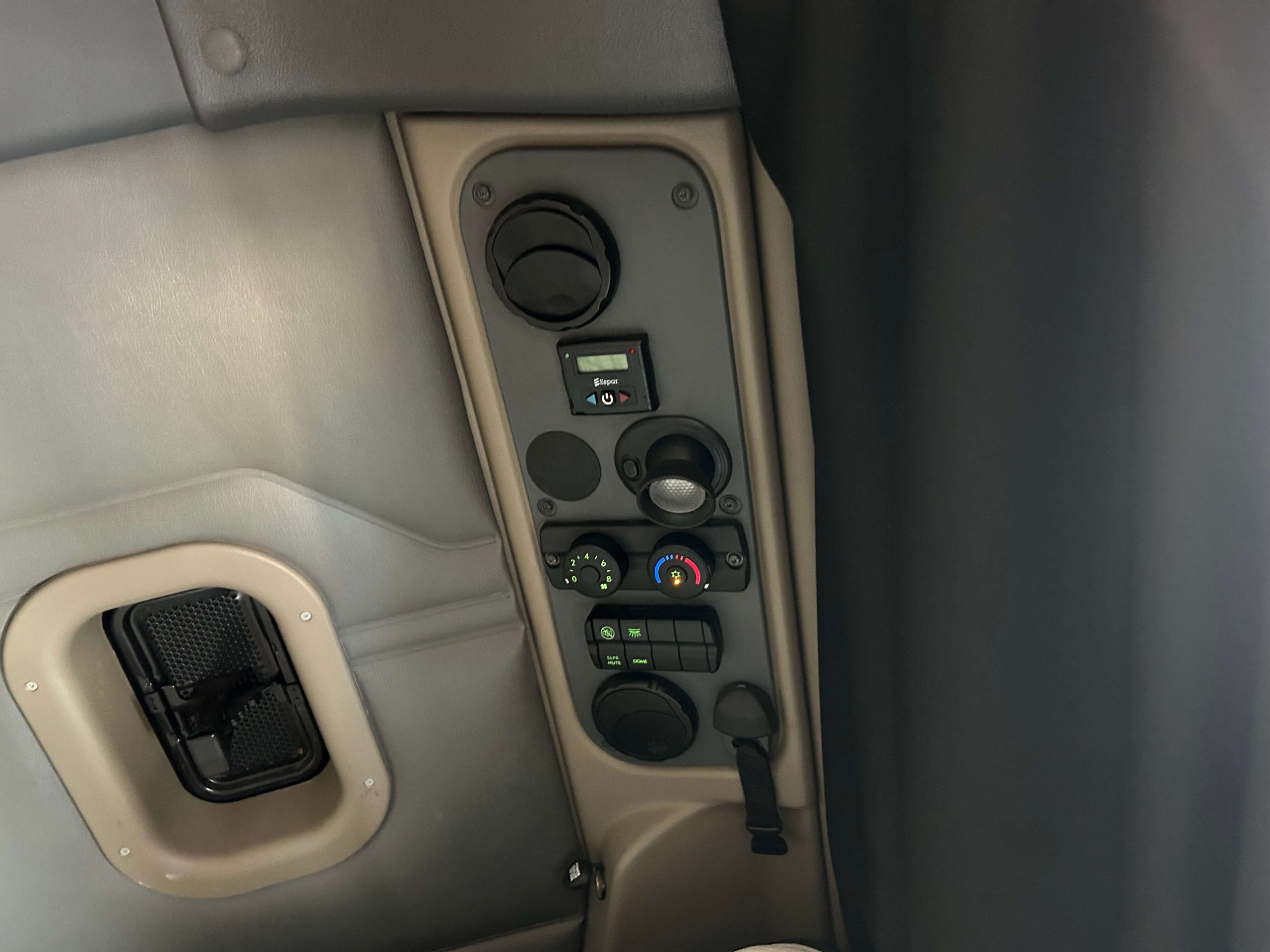 2020 Freightliner CA113 2020 Freightliner CA113 - image 5 of 6