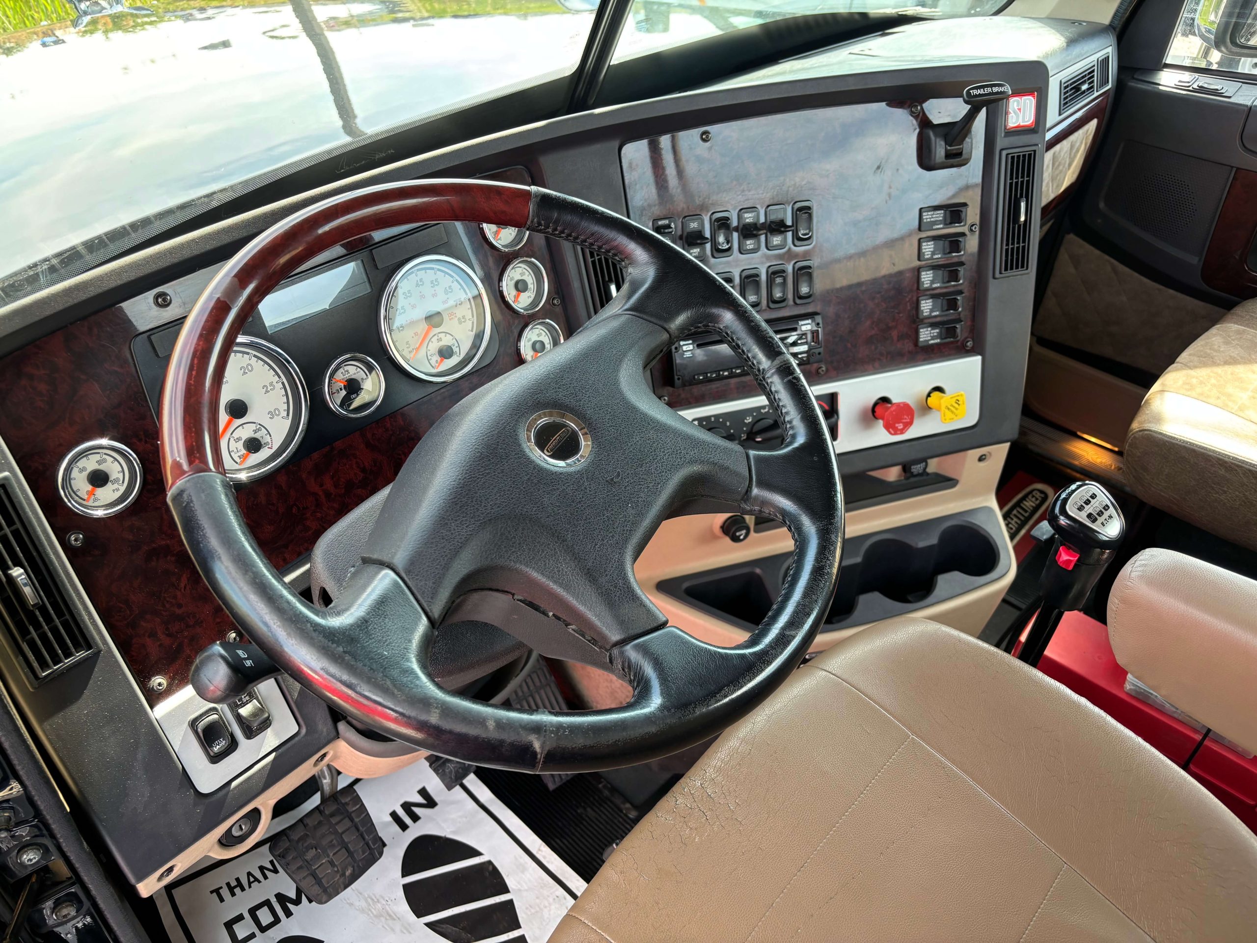 2022 Freightliner 122SD 2022 Freightliner 122SD - image 4 of 6