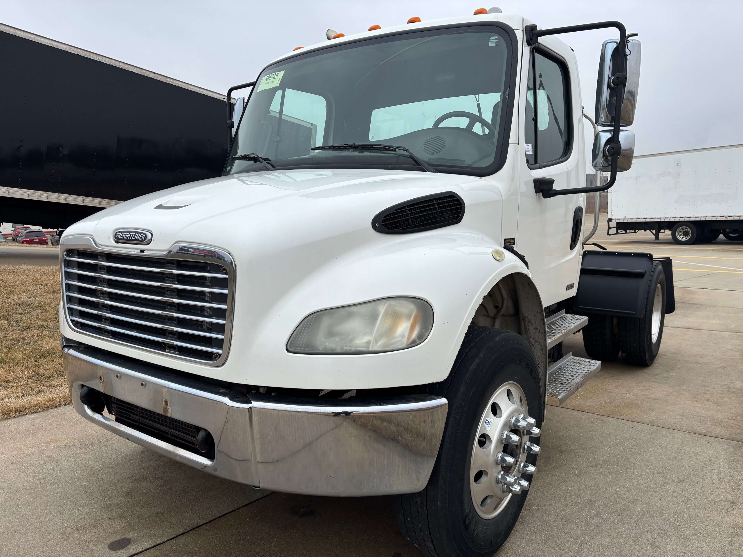 2005 Freightliner M2 106 2005 Freightliner M2 106 - image 1 of 6