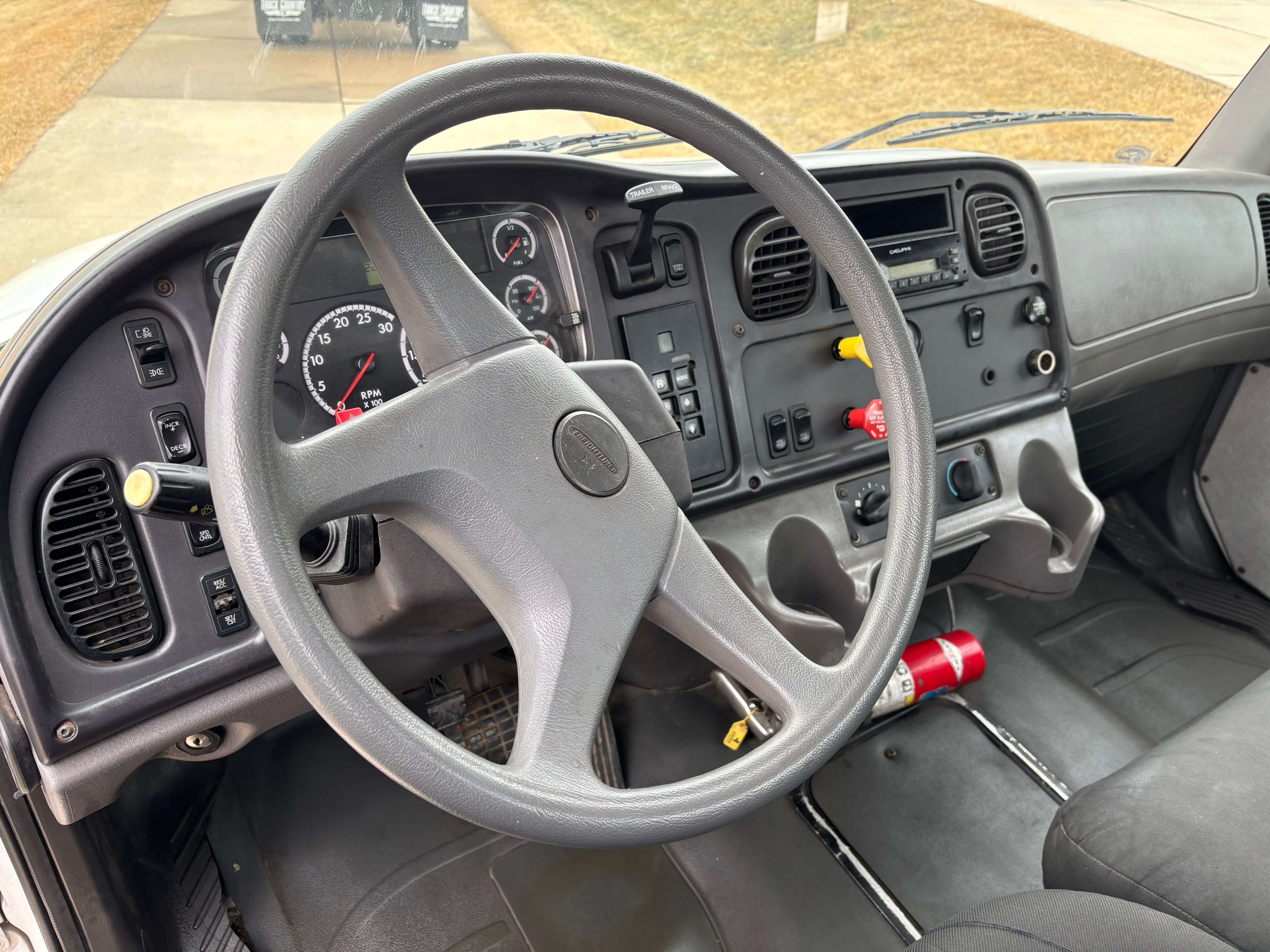 2005 Freightliner M2 106 2005 Freightliner M2 106 - image 6 of 6