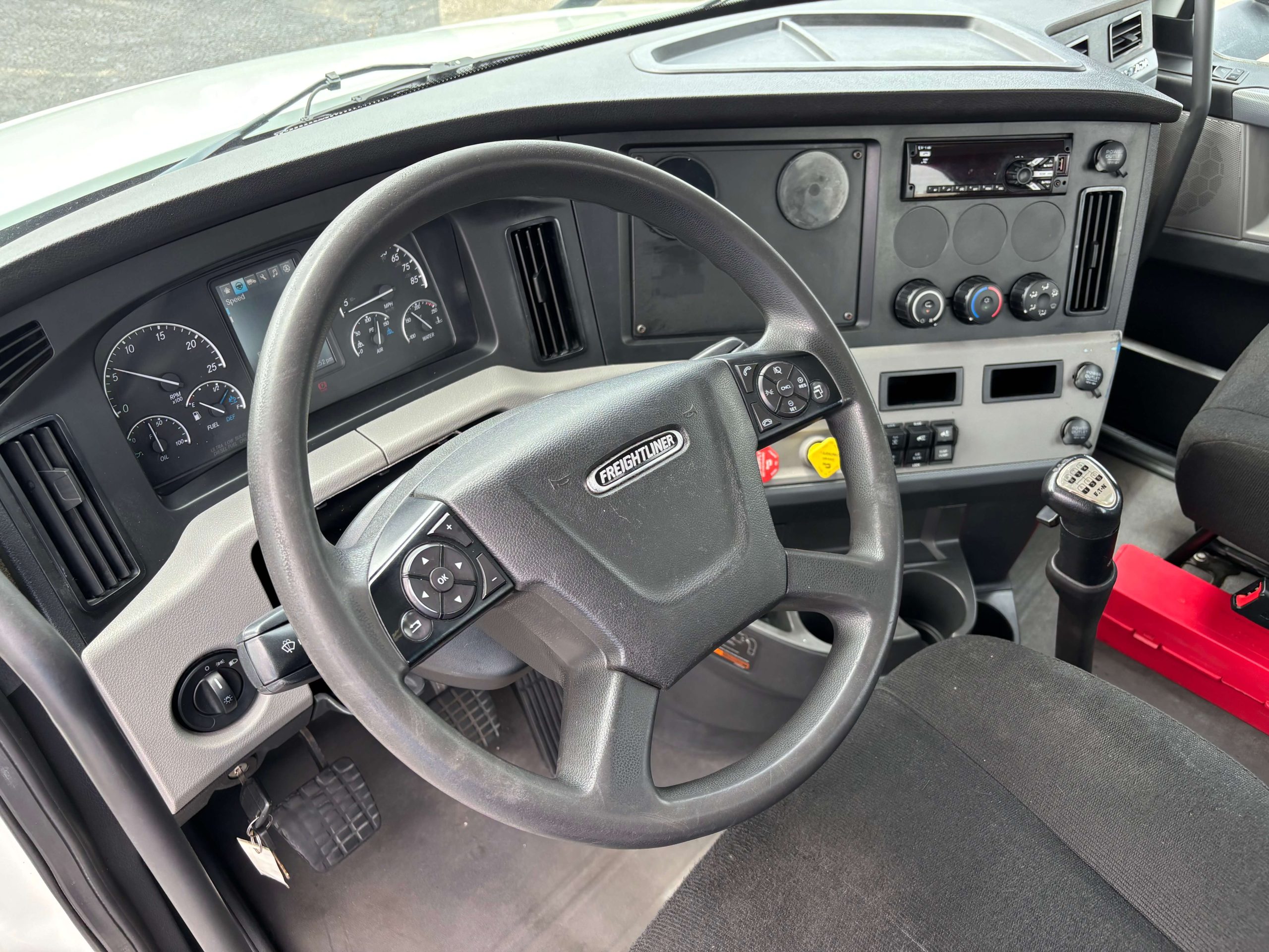 2019 Freightliner PT126DC 2019 Freightliner PT126DC - image 4 of 6