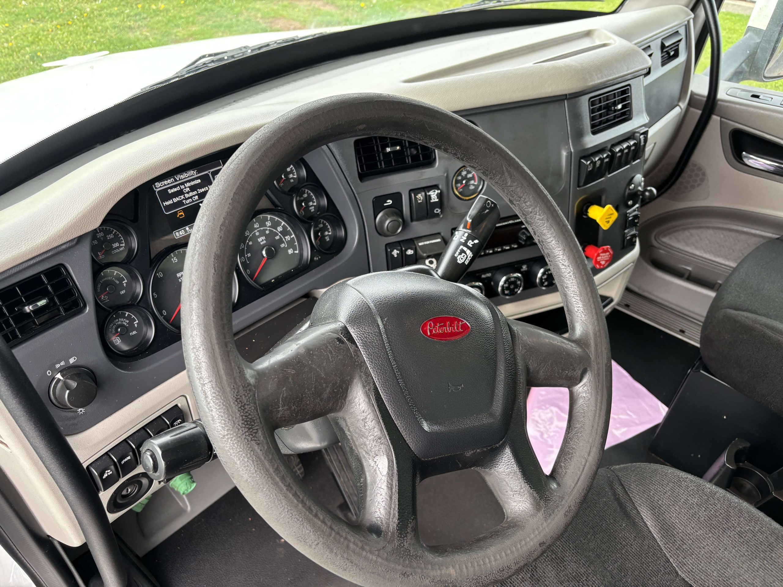 2019 Peterbilt 579 2019 Peterbilt 579 - image 4 of 6