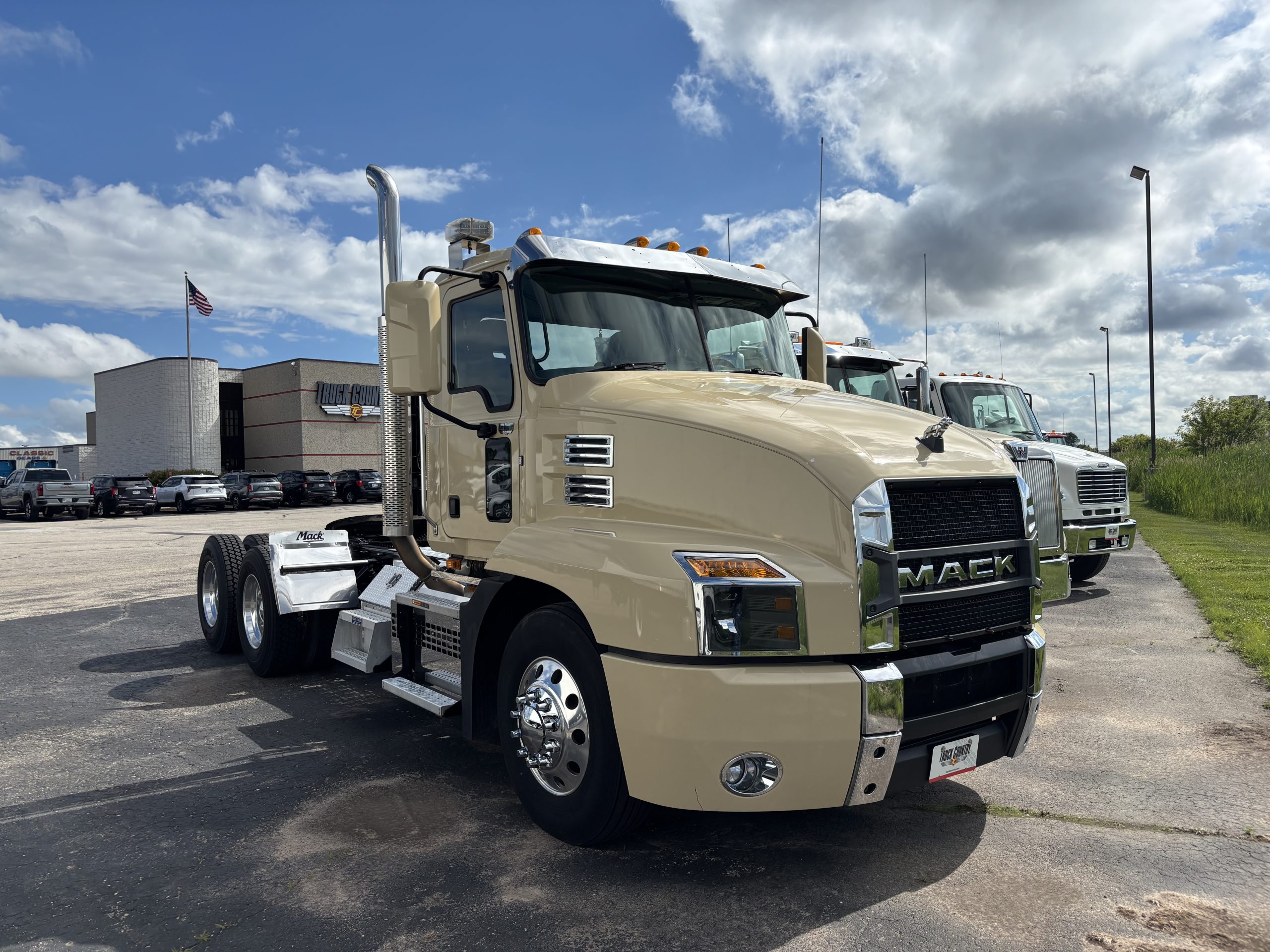 2021 MACK ANTHEM 2021 MACK ANTHEM - image 3 of 6