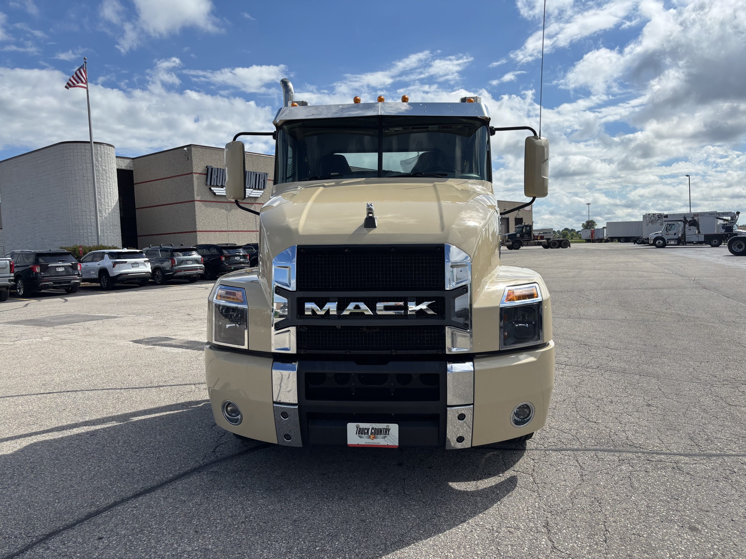 2021 MACK ANTHEM 2021 MACK ANTHEM - image 2 of 5