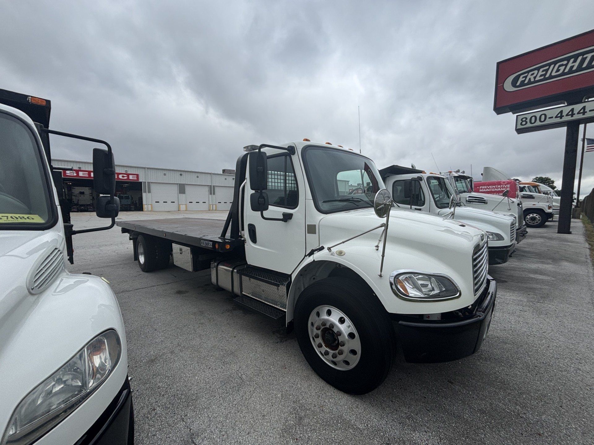 2019 Freightliner M2 106 2019 Freightliner M2 106 - image 1 of 6