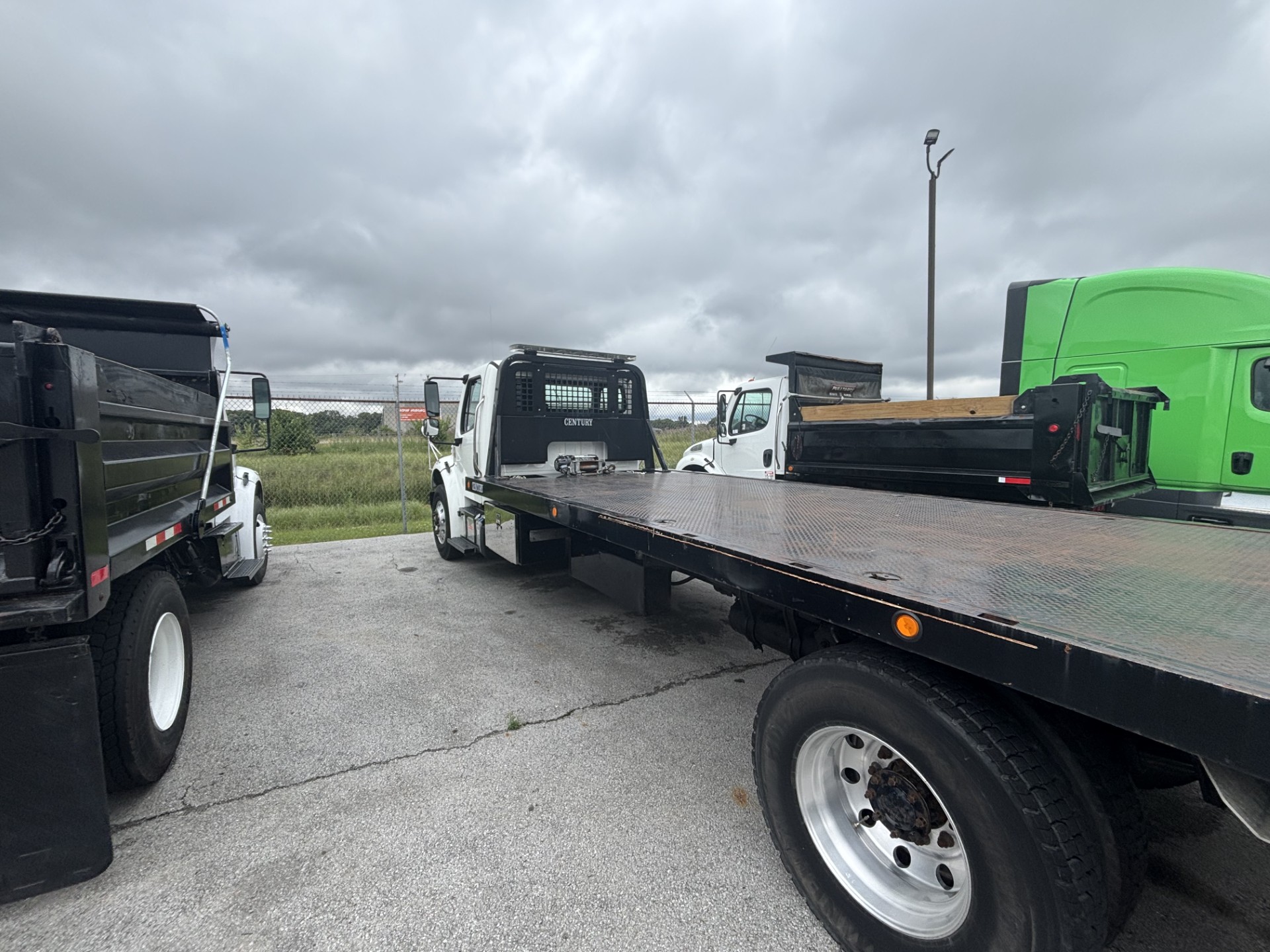 2019 Freightliner M2 106 2019 Freightliner M2 106 - image 3 of 6