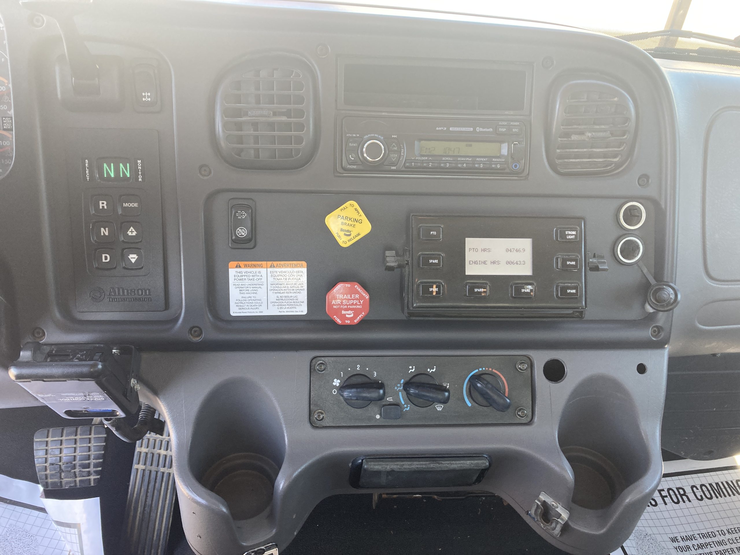 2016 Freightliner M2 106 2016 Freightliner M2 106 - image 5 of 6