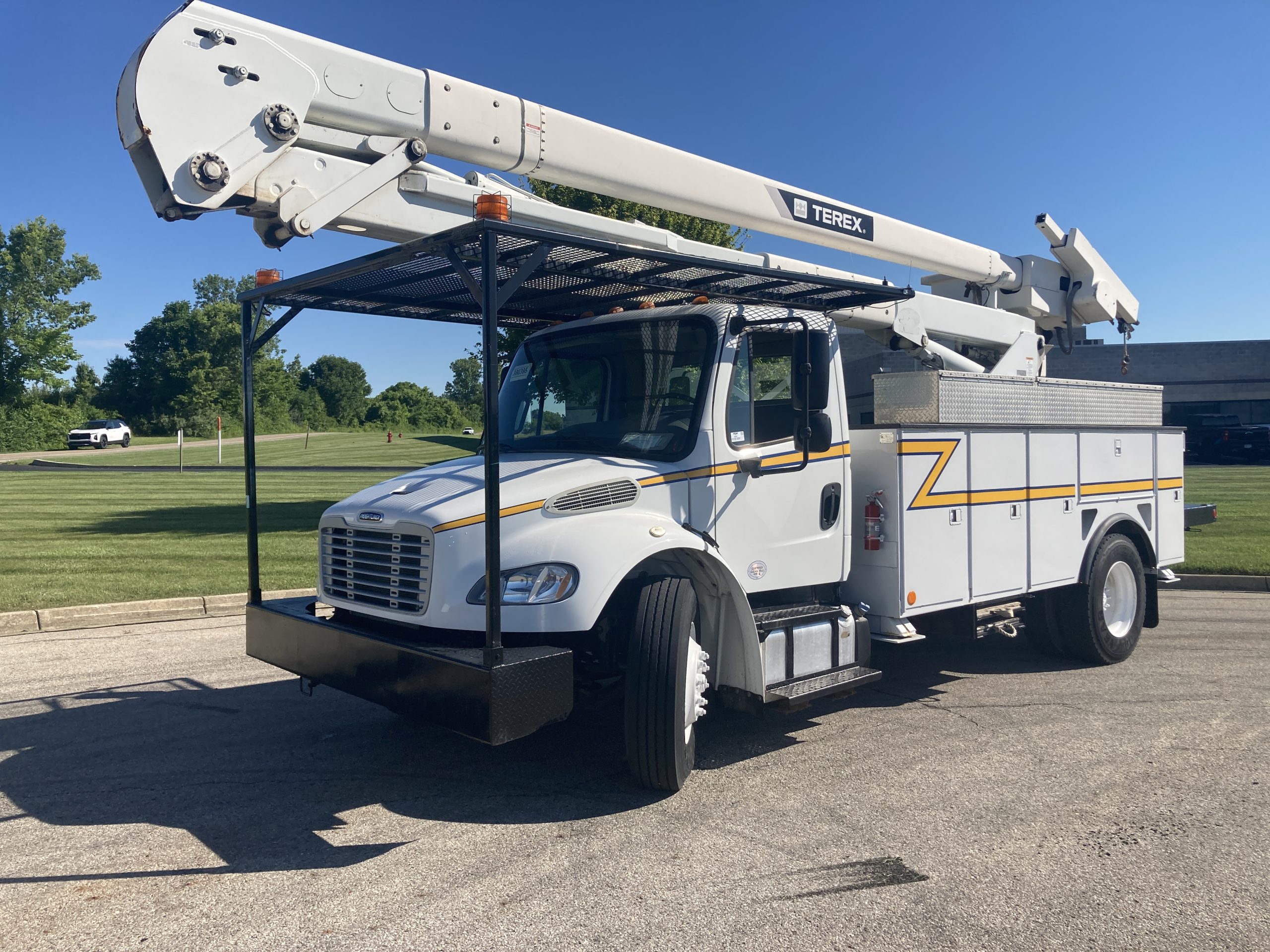 2016 Freightliner M2 106 2016 Freightliner M2 106 - image 1 of 6