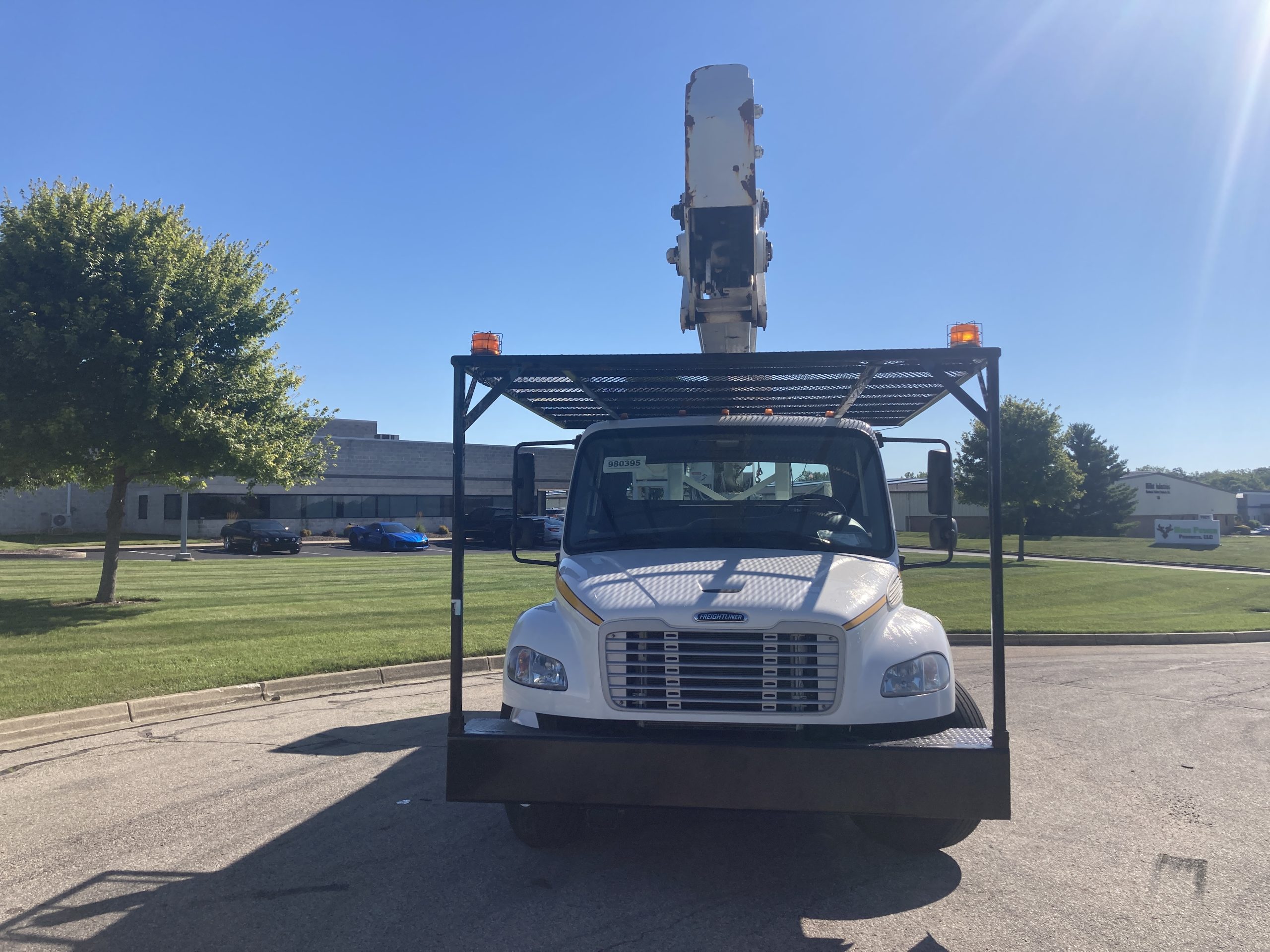 2016 Freightliner M2 106 2016 Freightliner M2 106 - image 2 of 6
