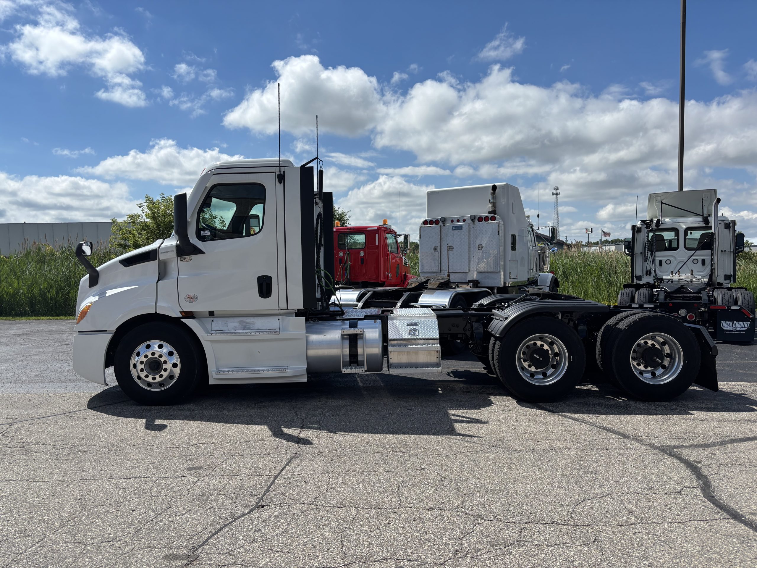 2021 Freightliner PE116DC 2021 Freightliner PE116DC - image 5 of 6