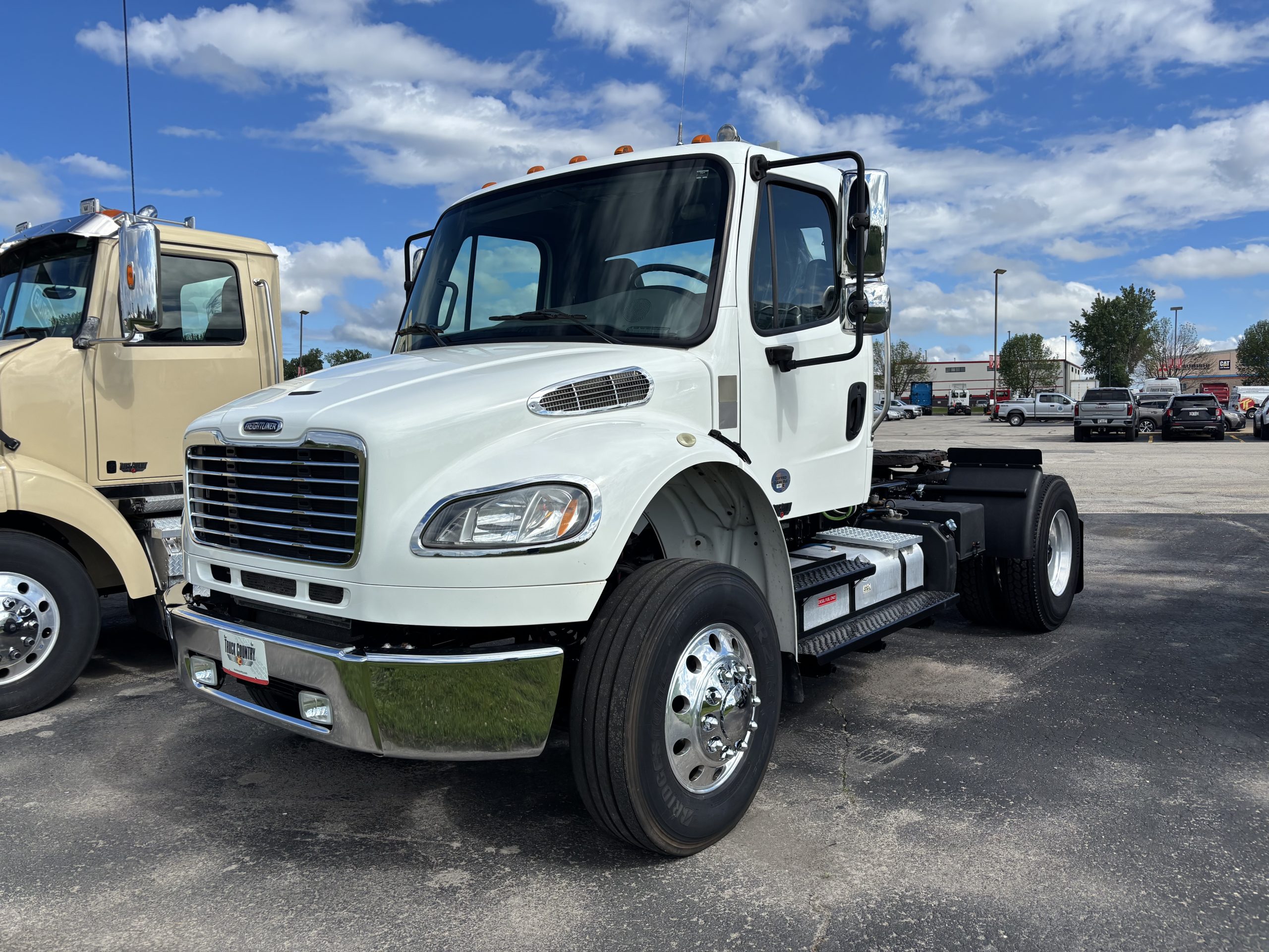 2018 Freightliner M2 106 2018 Freightliner M2 106 - image 1 of 6