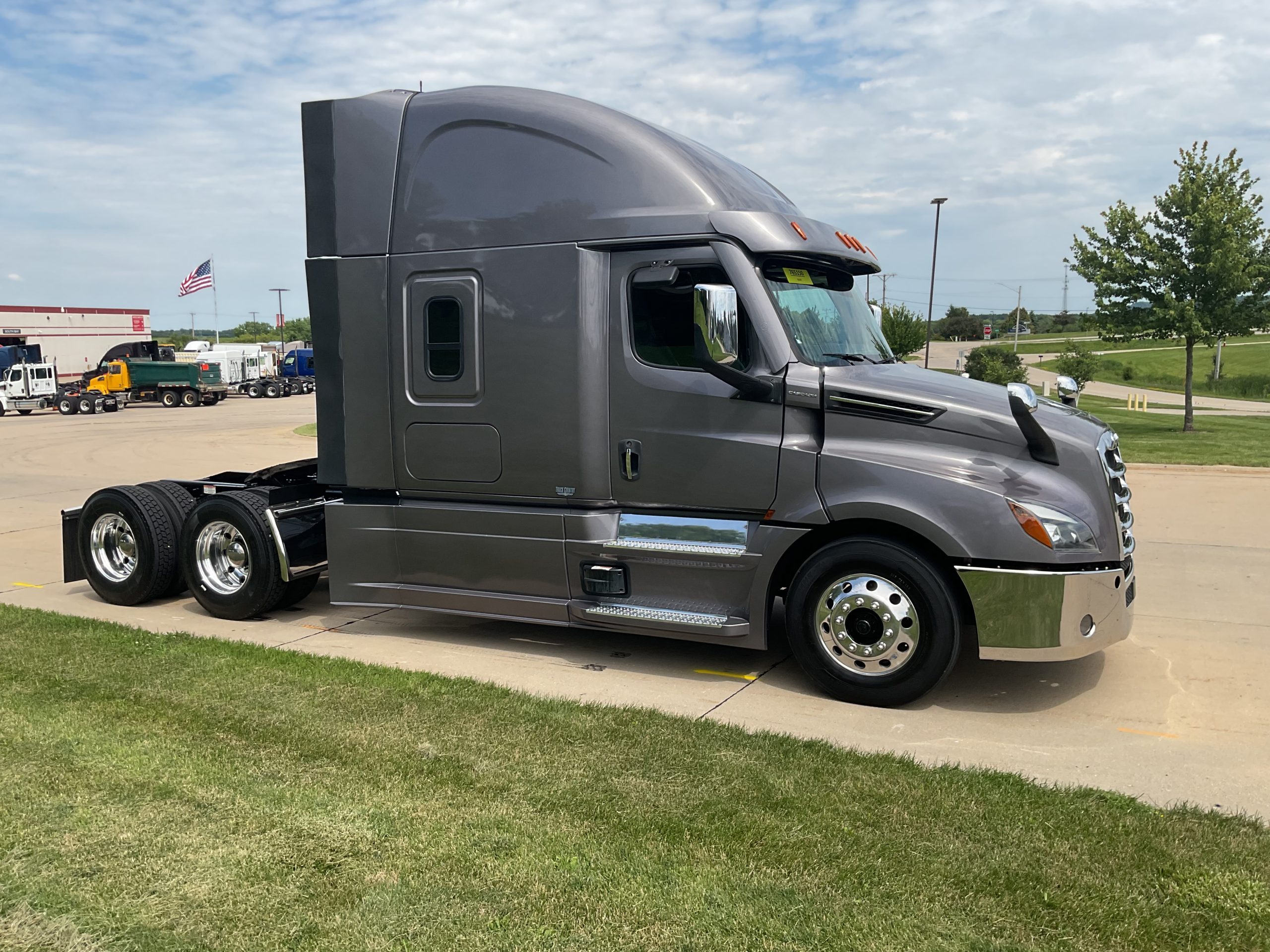 2023 Freightliner PT126SLP 2023 Freightliner PT126SLP - image 6 of 6