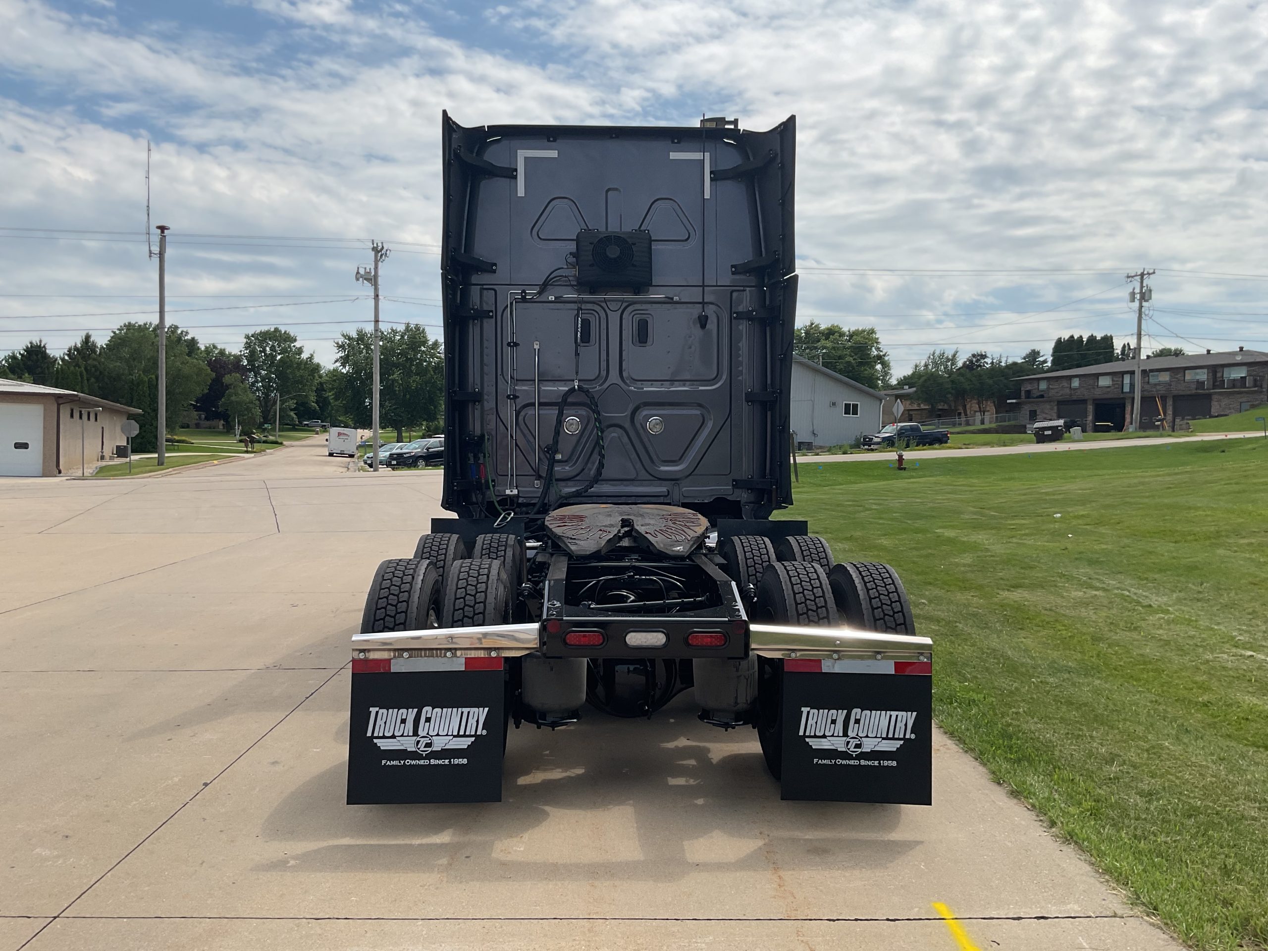 2023 Freightliner PT126SLP 2023 Freightliner PT126SLP - image 4 of 6