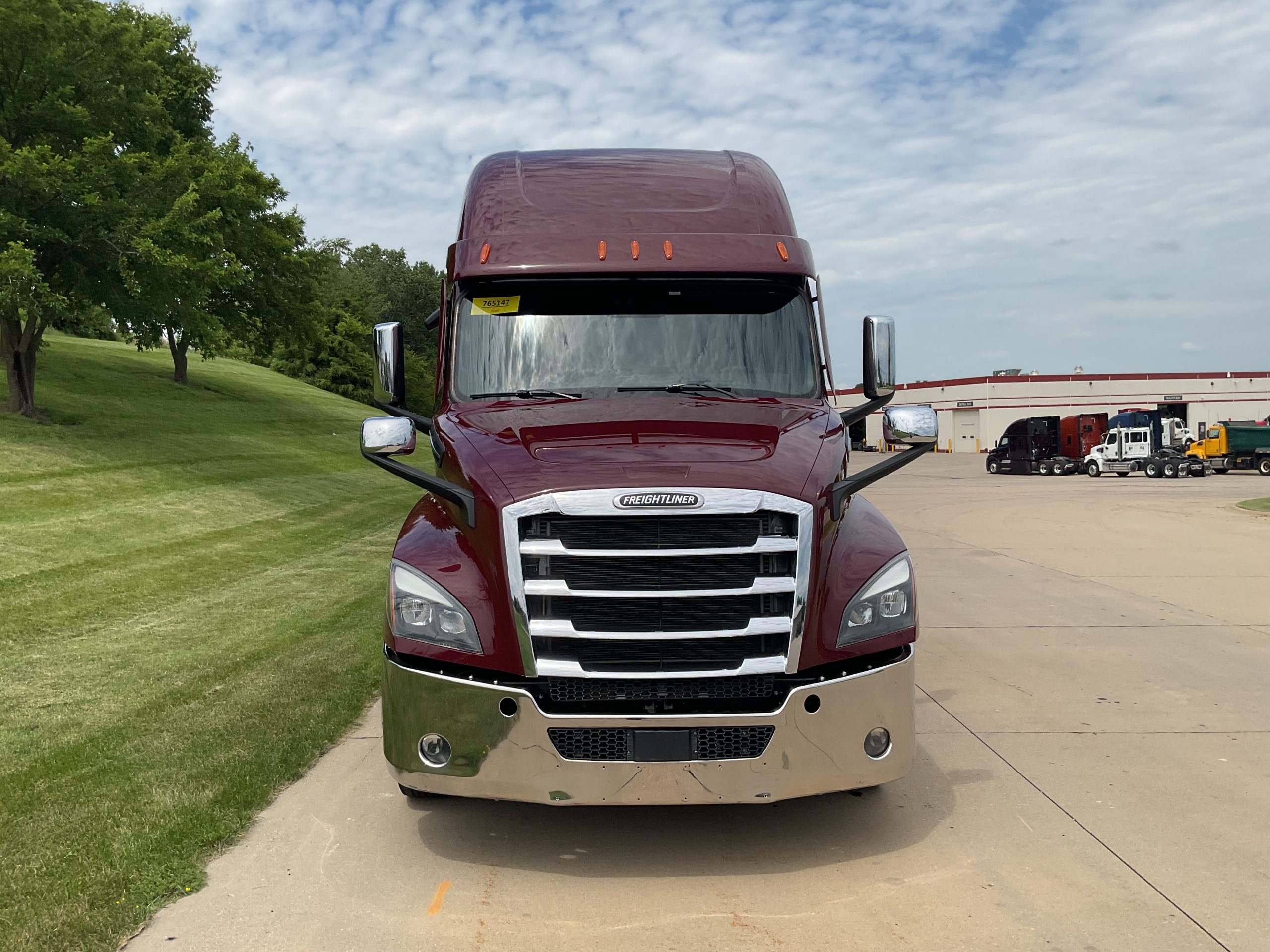 2023 Freightliner PT126SLP 2023 Freightliner PT126SLP - image 2 of 6
