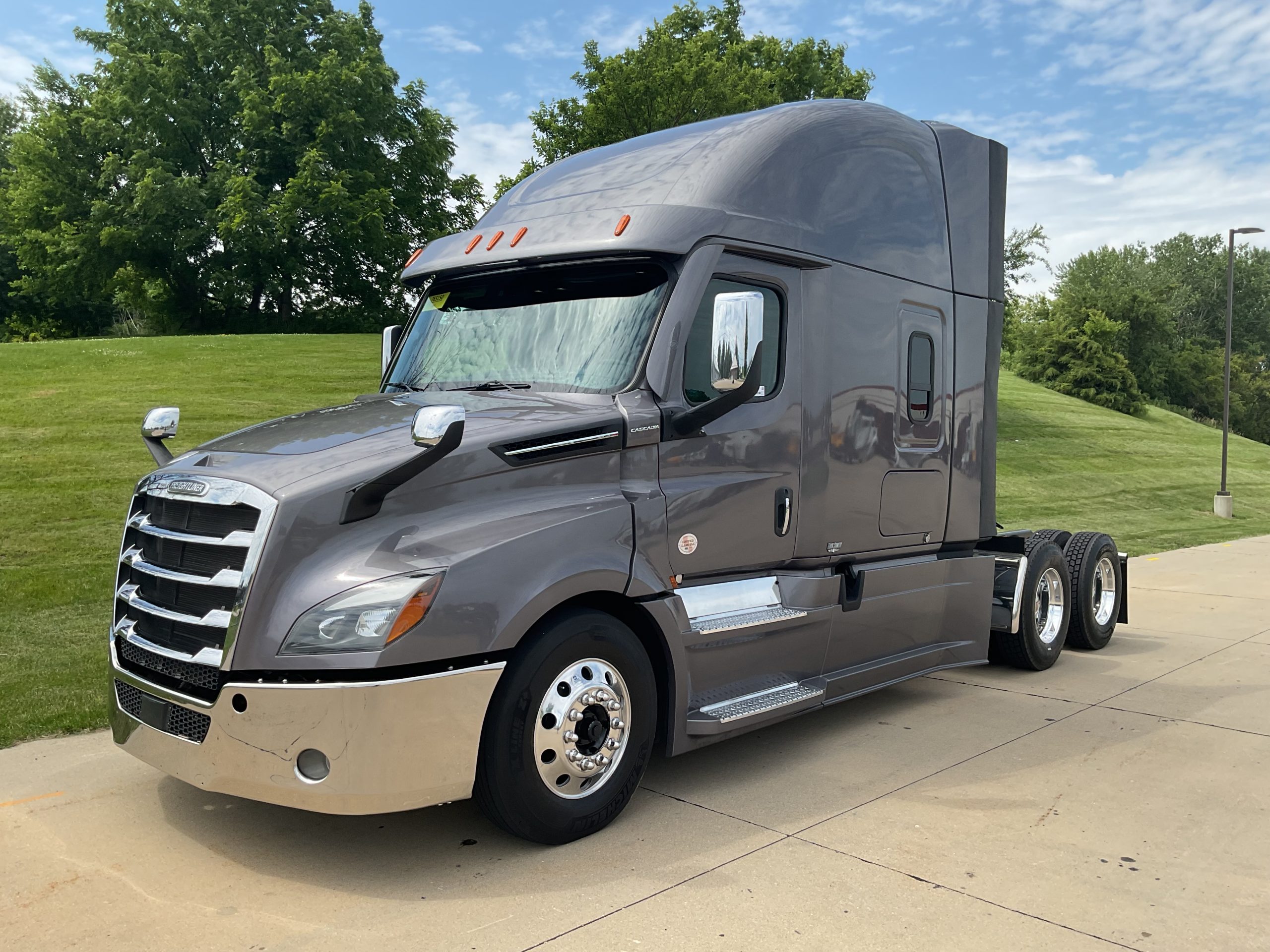 2023 Freightliner PT126SLP 2023 Freightliner PT126SLP - image 1 of 6