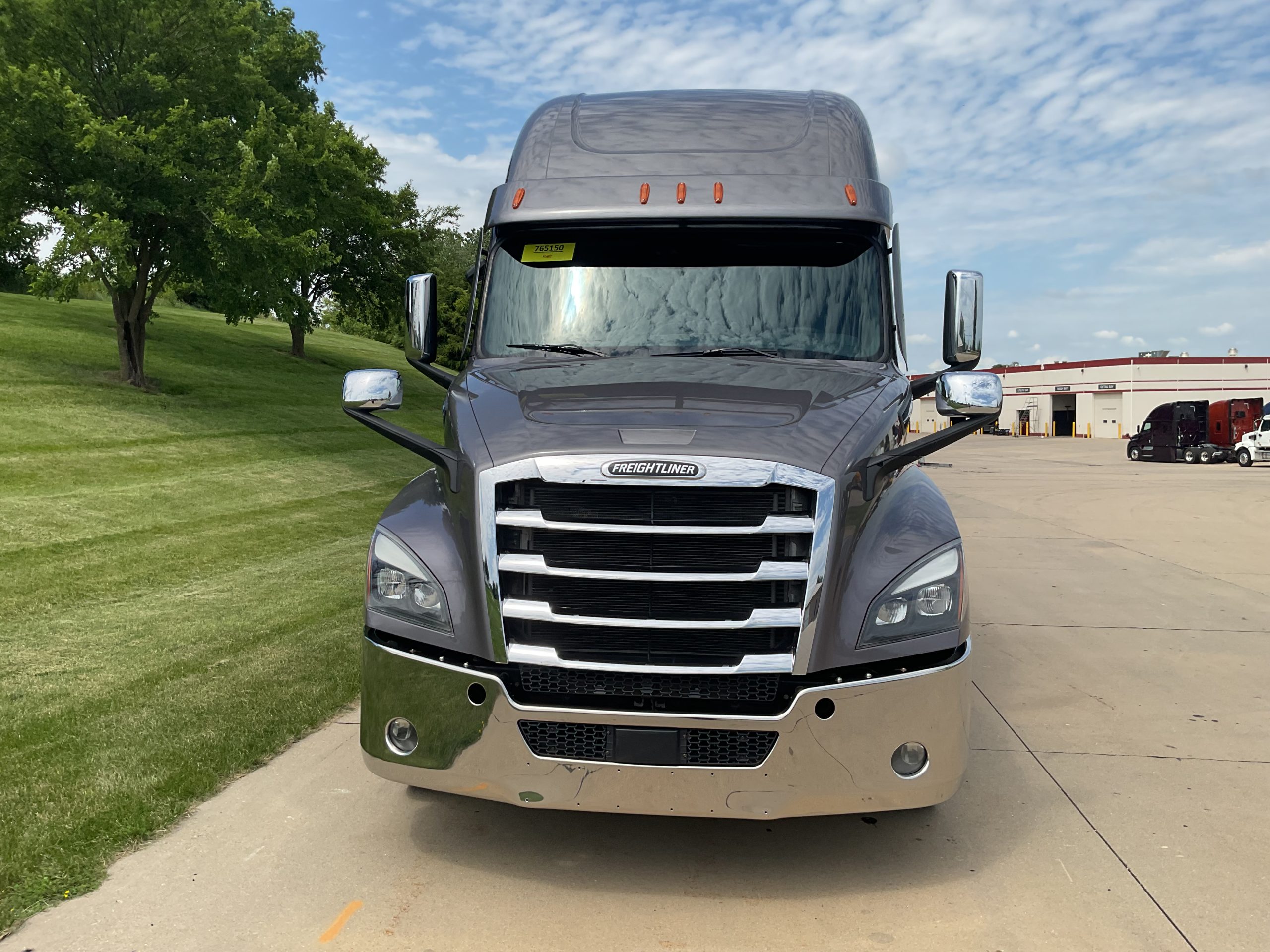 2023 Freightliner PT126SLP 2023 Freightliner PT126SLP - image 2 of 6