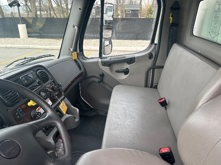 2022 Freightliner M2 106 2022 Freightliner M2 106 - image 6 of 6