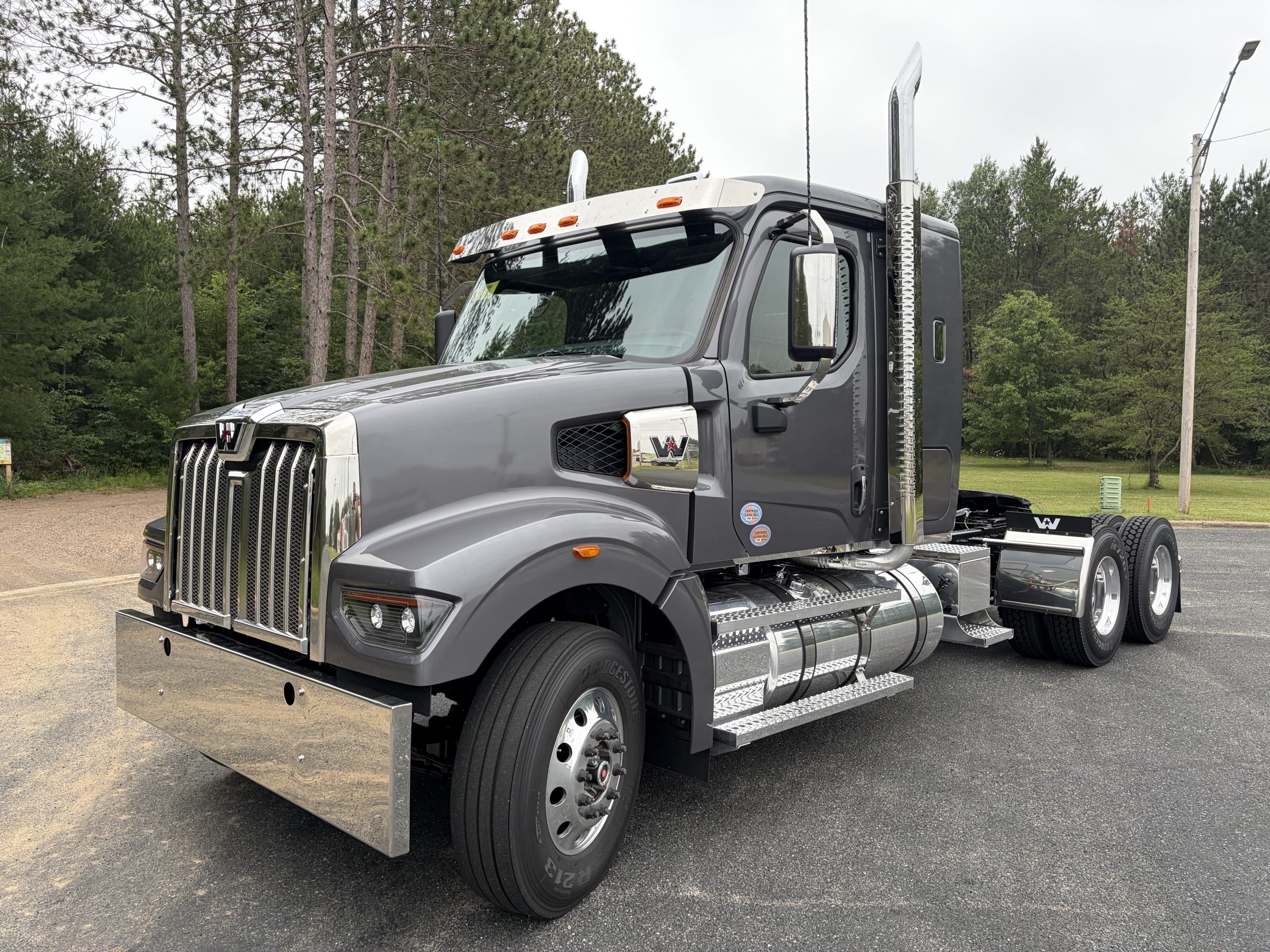 2027 Western Star 2027 Western Star - image 1 of 6