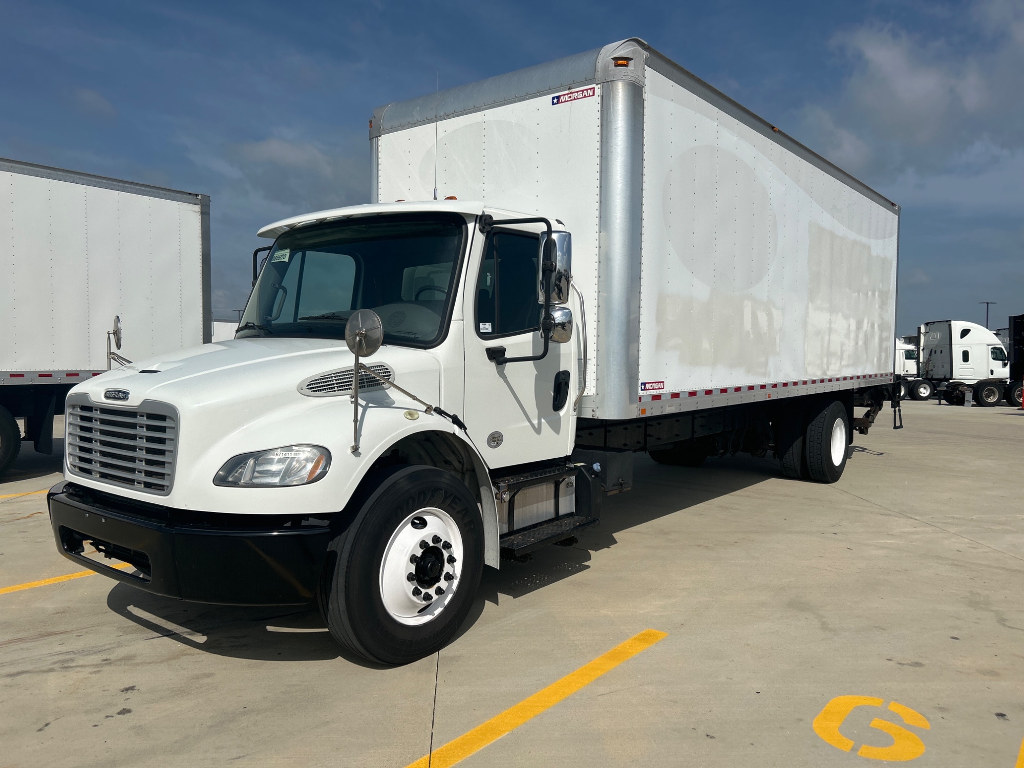 2017 Freightliner M2 106 2017 Freightliner M2 106 - image 1 of 5
