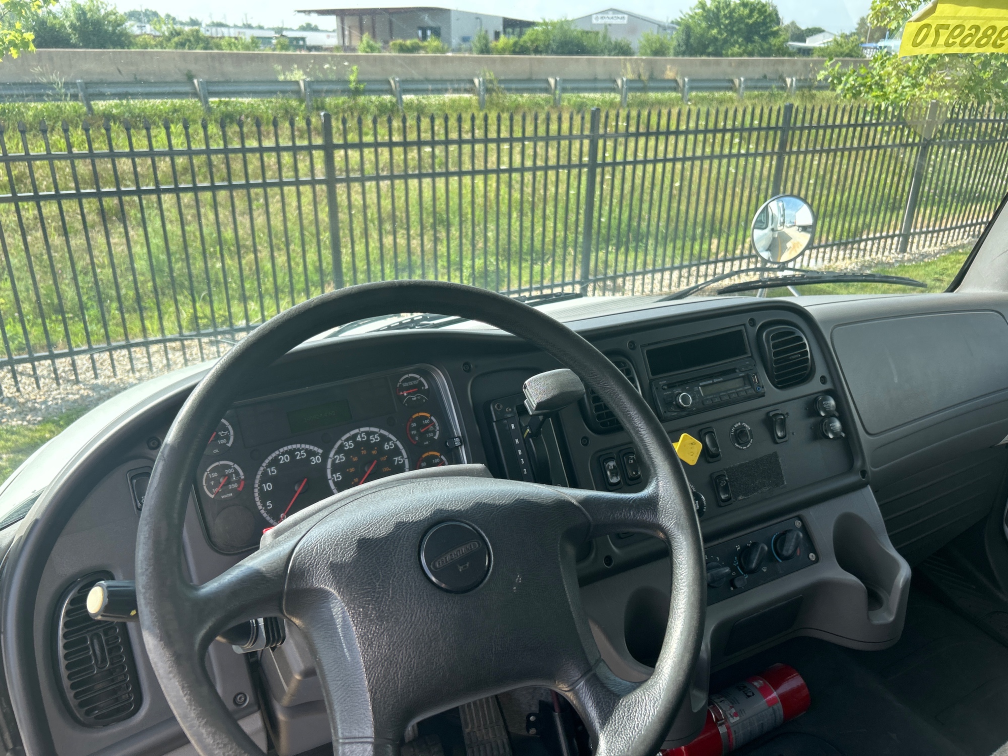 2017 Freightliner M2 106 2017 Freightliner M2 106 - image 5 of 5