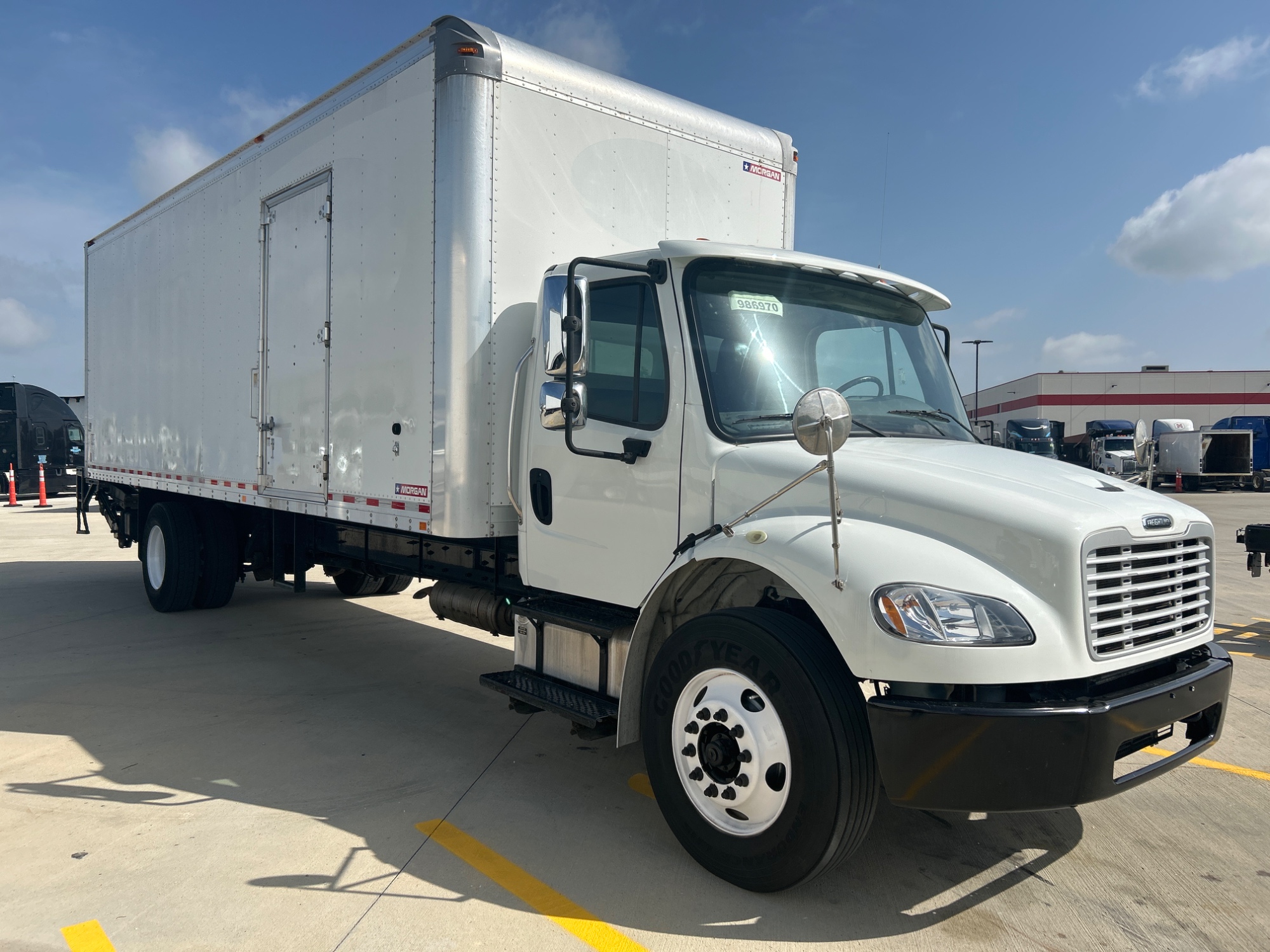2017 Freightliner M2 106 2017 Freightliner M2 106 - image 3 of 5