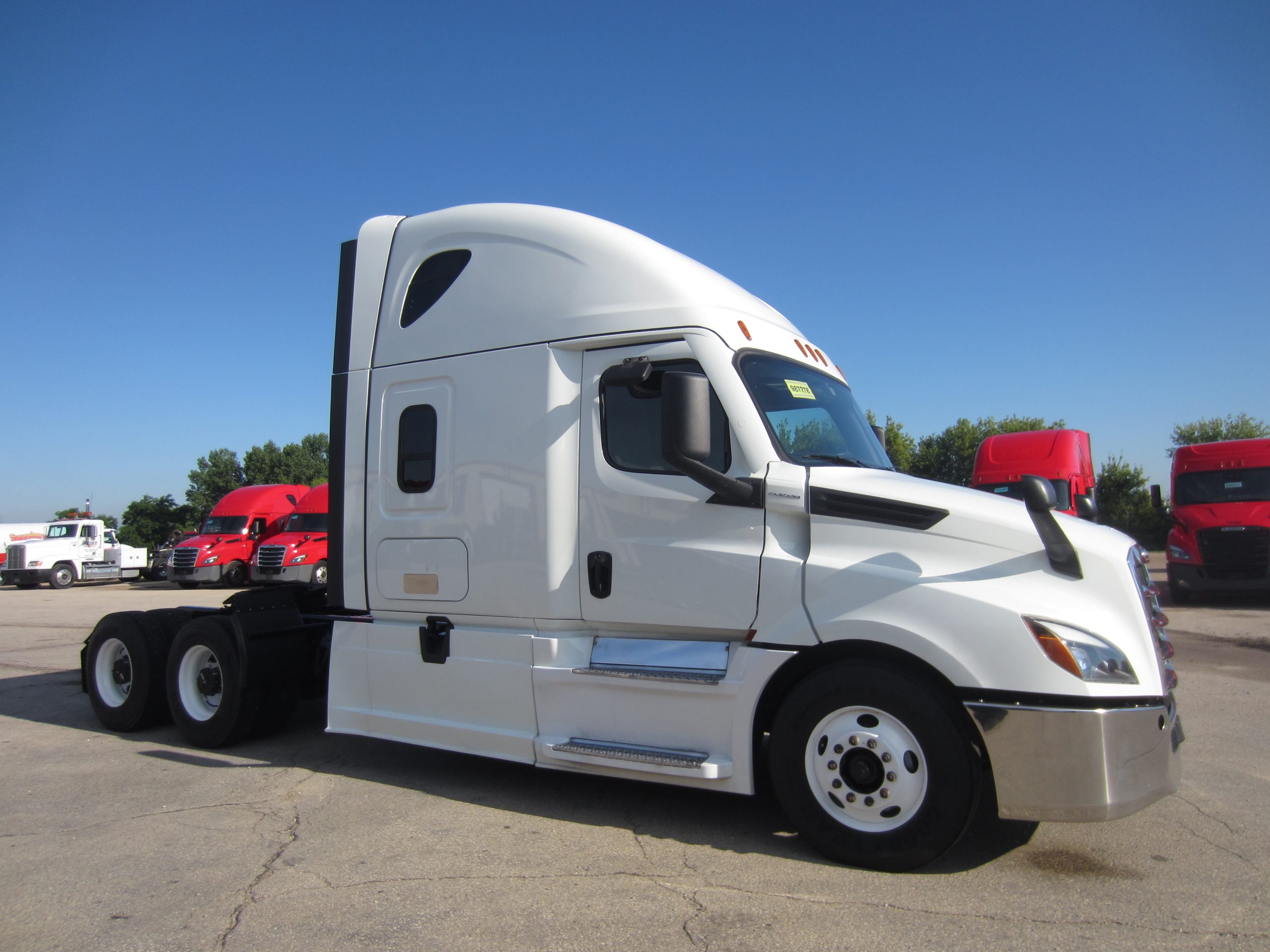 2023 Freightliner PT126SLP 2023 Freightliner PT126SLP - image 3 of 6