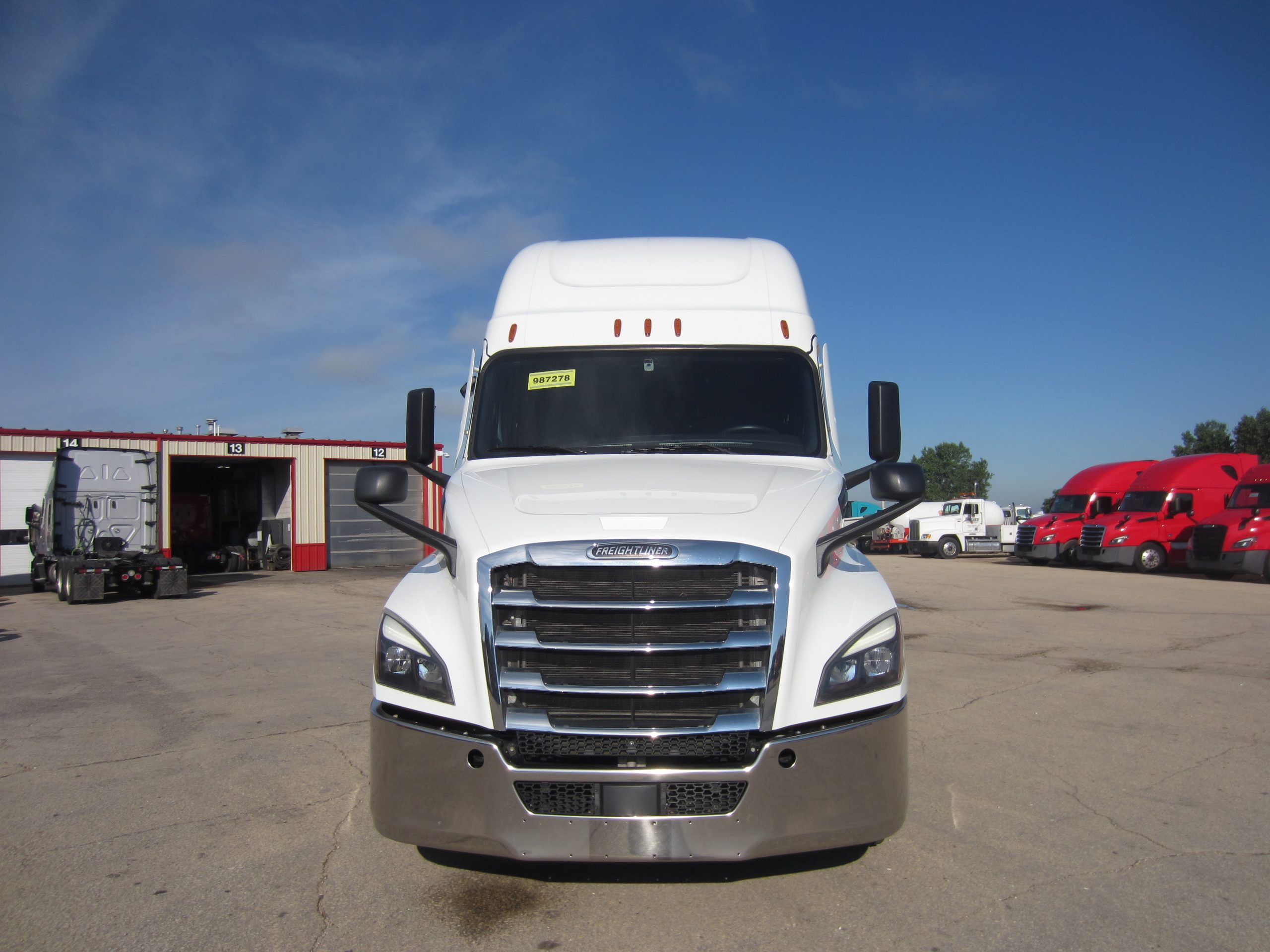 2023 Freightliner PT126SLP 2023 Freightliner PT126SLP - image 2 of 6