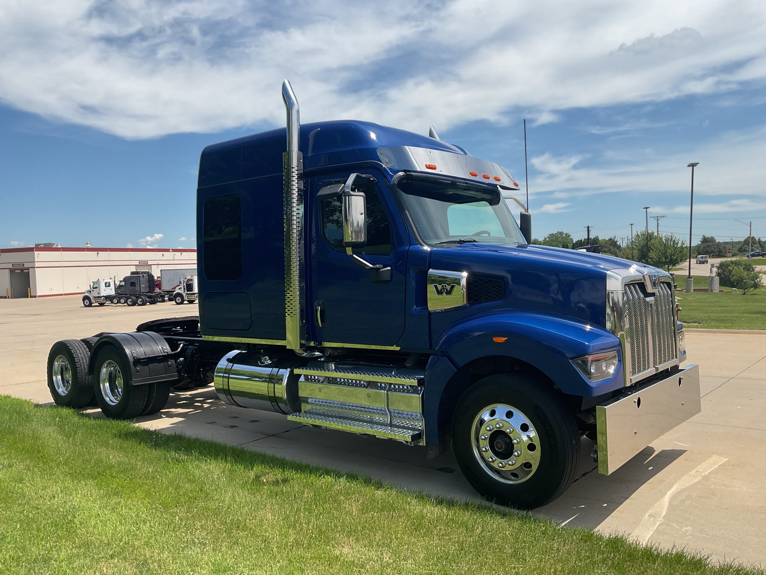 2024 Western Star 49X 2024 Western Star 49X - image 3 of 6