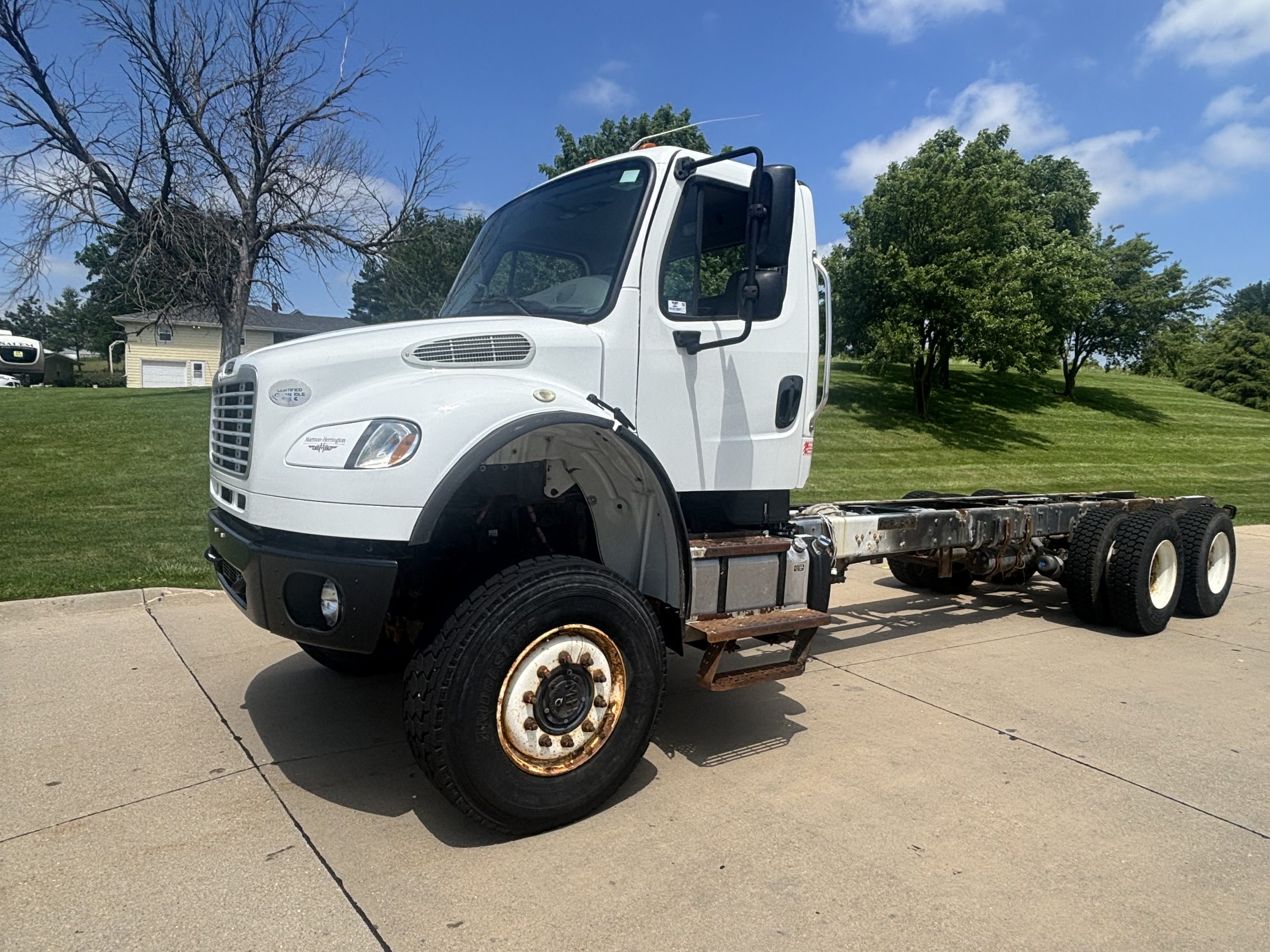 2015 Freightliner M280 2015 Freightliner M280 - image 1 of 1