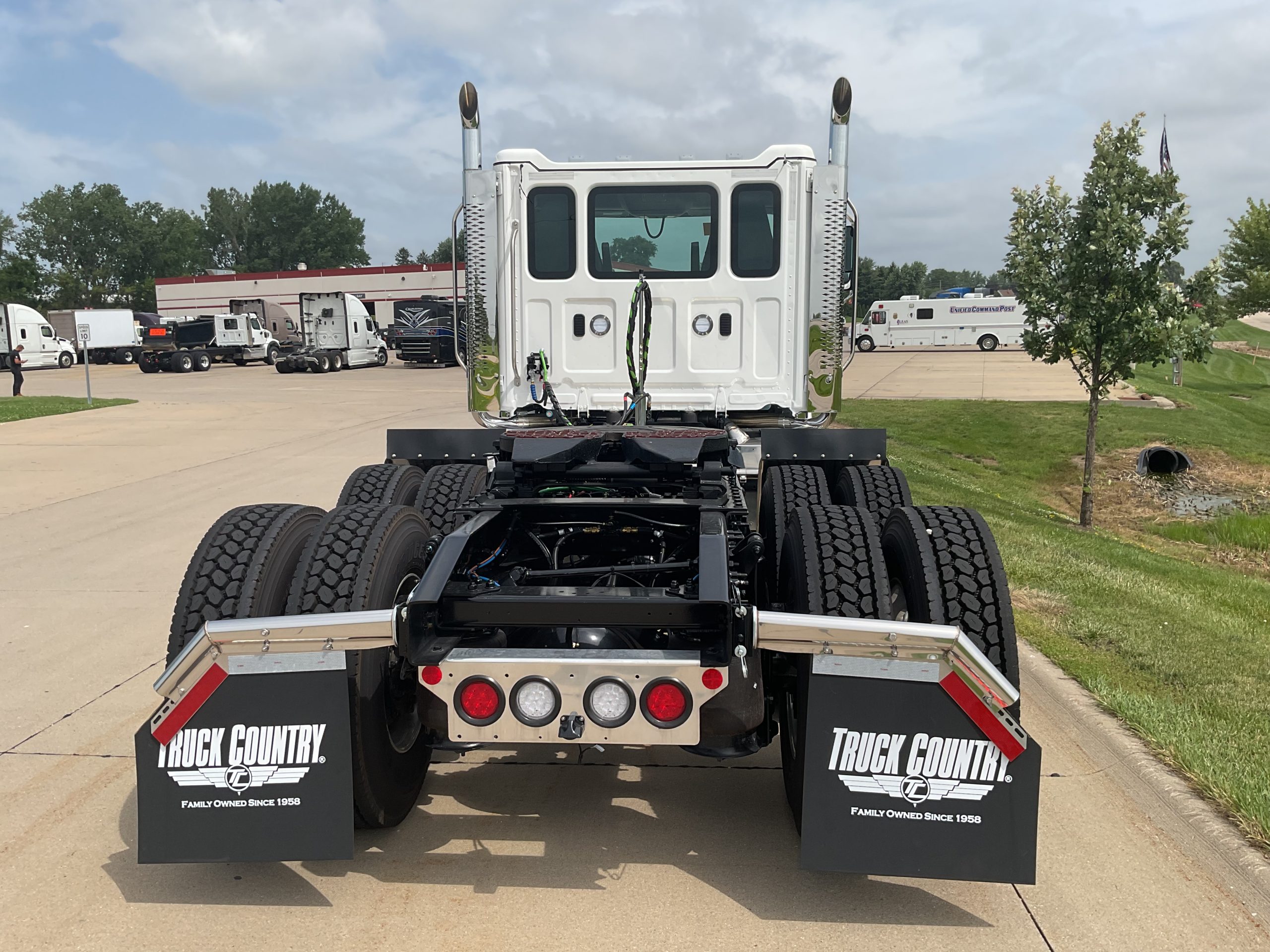 2027 Western Star - image 4 of 6