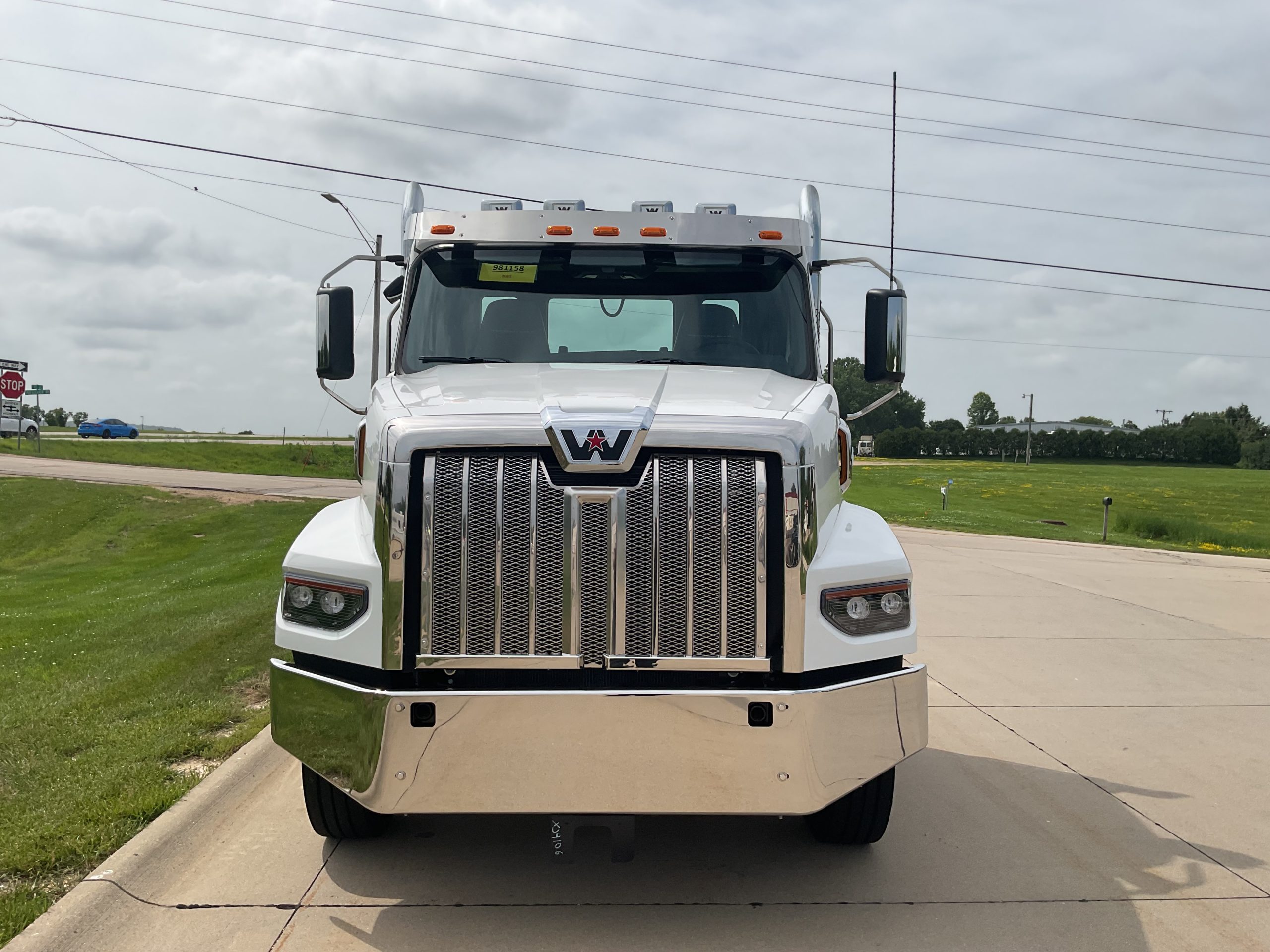 2027 Western Star - image 2 of 6