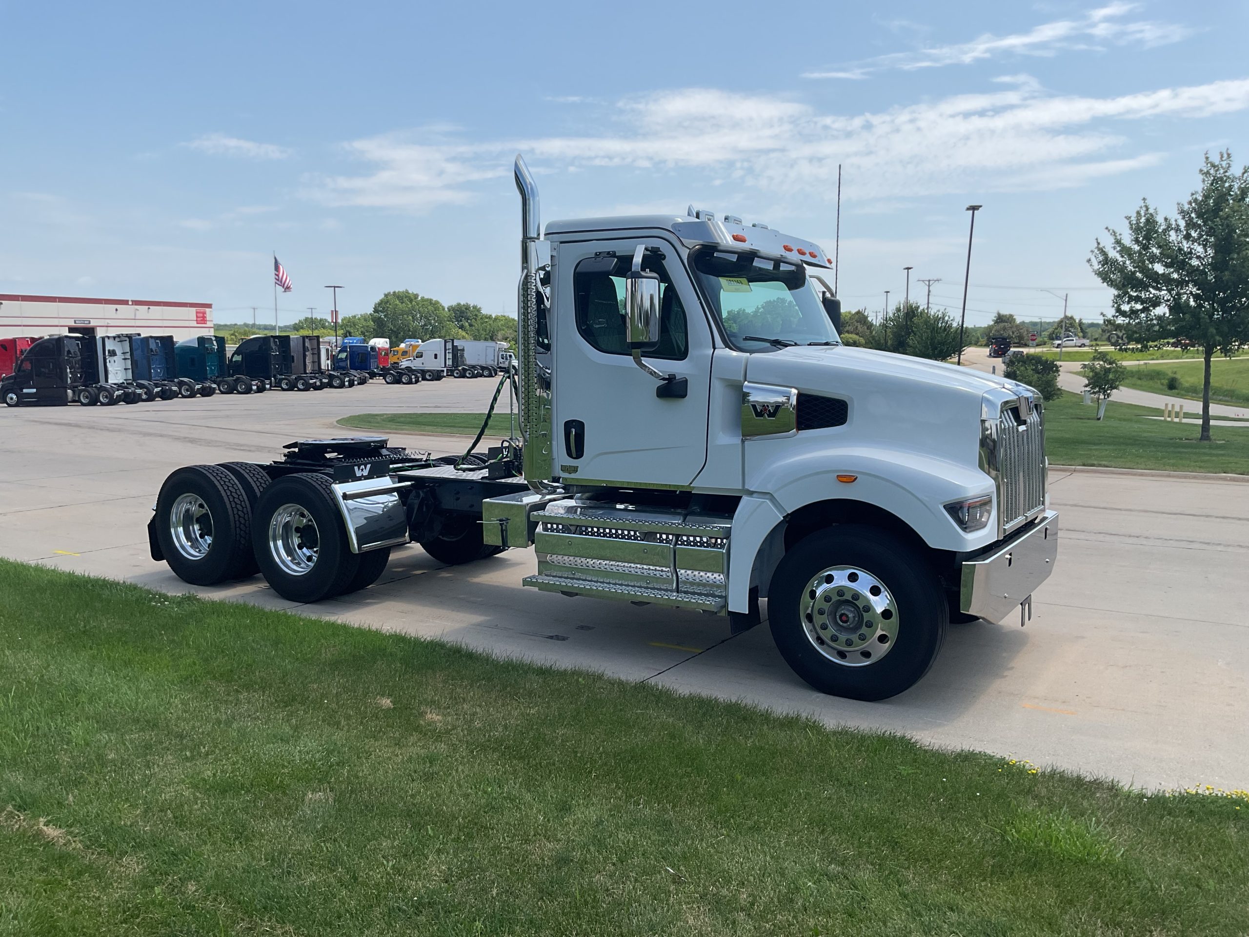 2027 Western Star 068Rf00000i1EXZ 2027 Western Star 068Rf00000i1EXZ