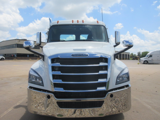 2027 Freightliner PT126DC 2027 Freightliner PT126DC - image 3 of 6