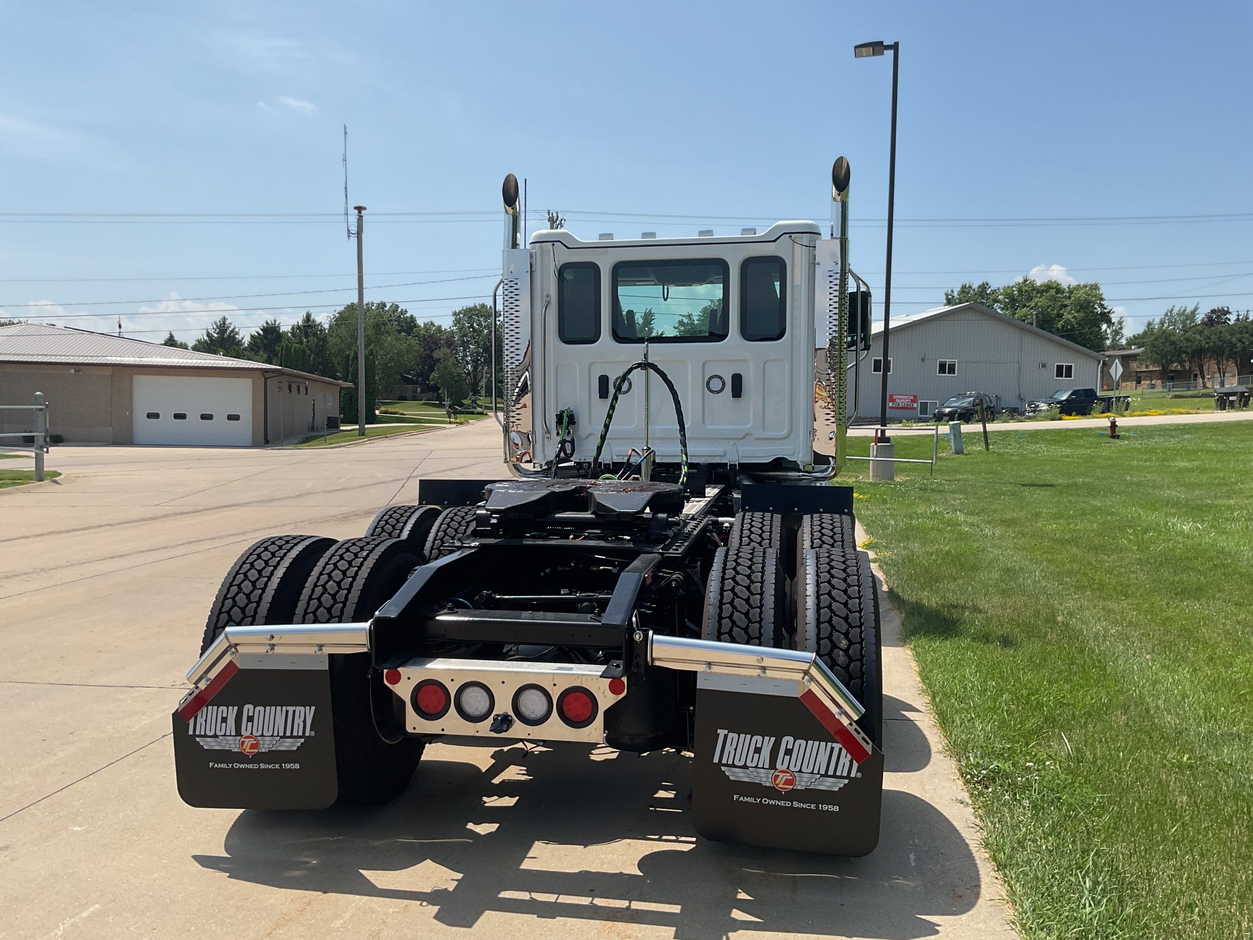 2027 Western Star - image 4 of 6