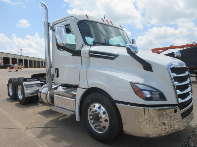 2027 Freightliner PT126DC 2027 Freightliner PT126DC - image 4 of 6