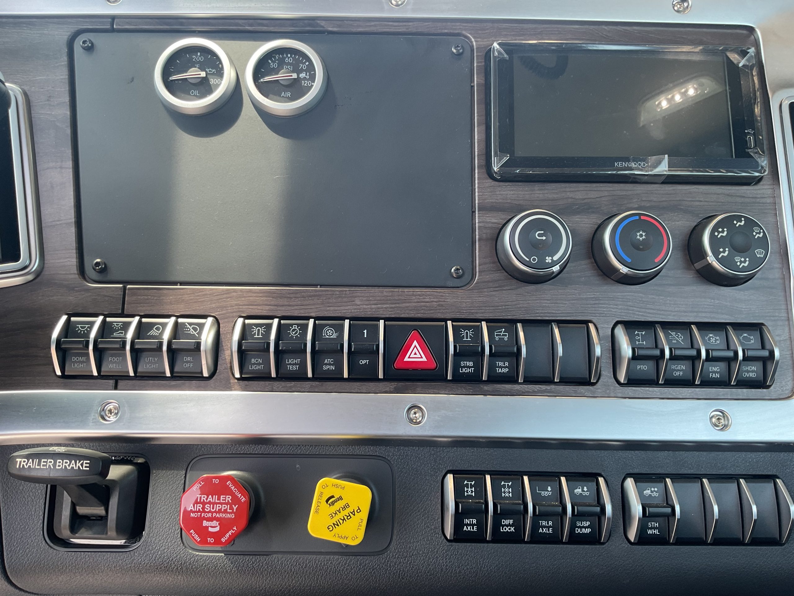 2027 Western Star - image 5 of 6