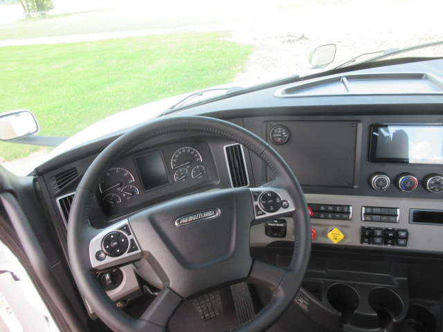 2027 Freightliner Cascadia in Dubuque, IA — photo 6