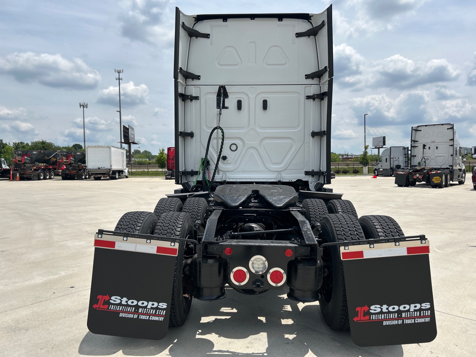 2021 Freightliner PT126SLP 2021 Freightliner PT126SLP - image 4 of 6