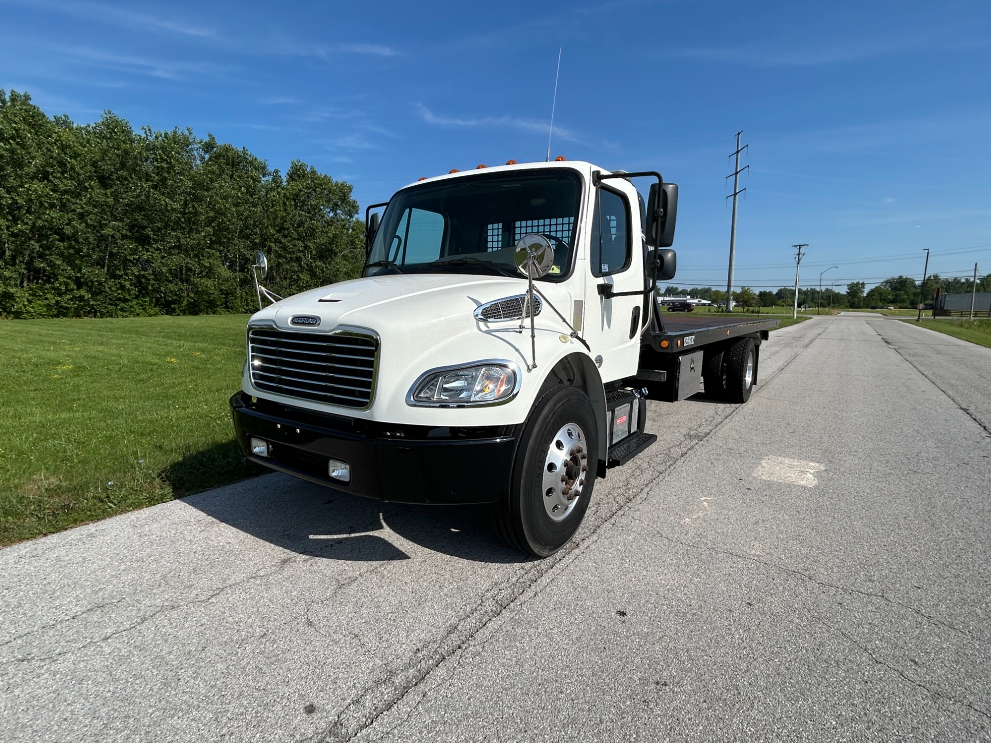2019 Freightliner M2 106